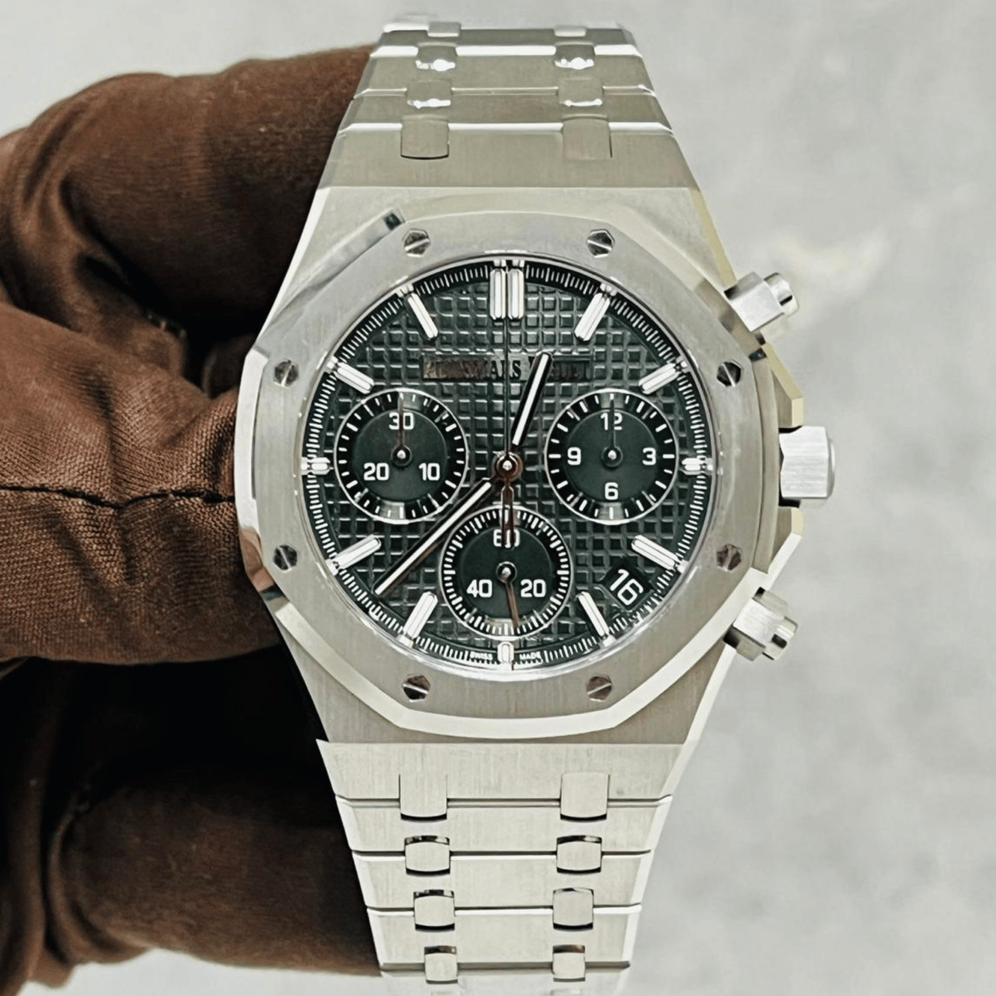 Royal Oak Chronograph Steel Green Dial 41mm Product Image 1