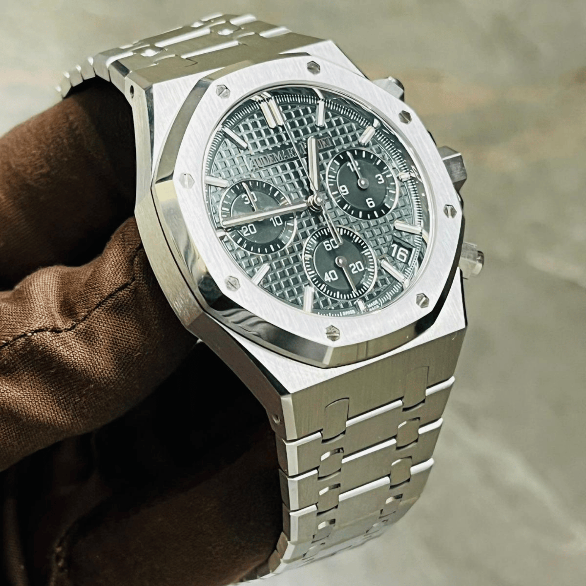 Royal Oak Chronograph Steel Green Dial 41mm Product Image 2
