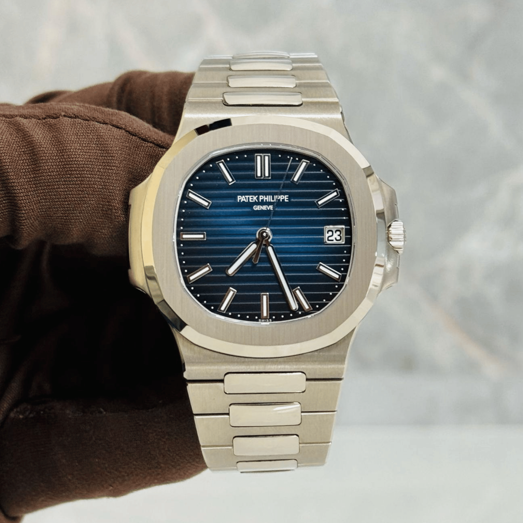 Nautilus White Gold Blue Dial 41mm Product Image 1