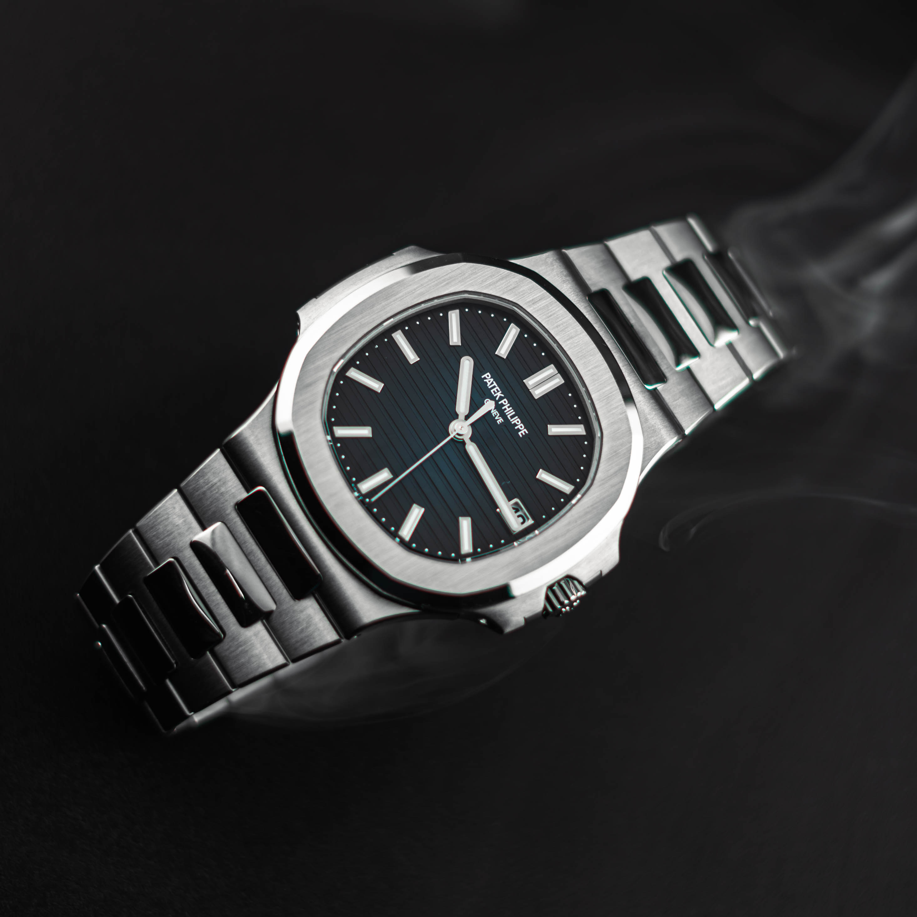 Nautilus White Gold Blue Dial 41mm Product Image