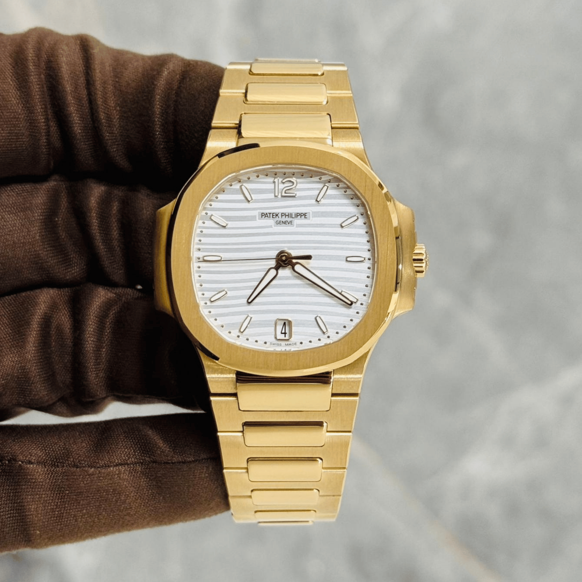 Nautilus Ladies Rose Gold Silver Dial 35mm Product Image 1