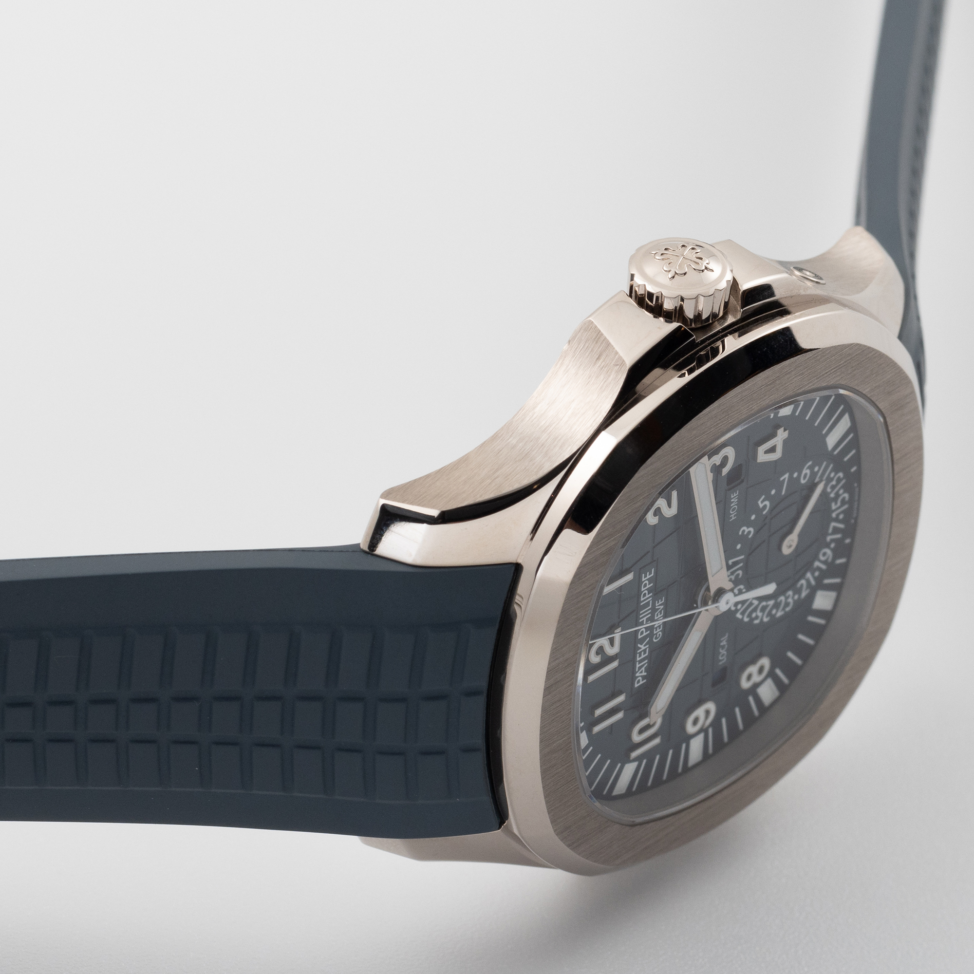 Aquanaut Travel Time White Gold Blue Dial 40mm Product Image 3