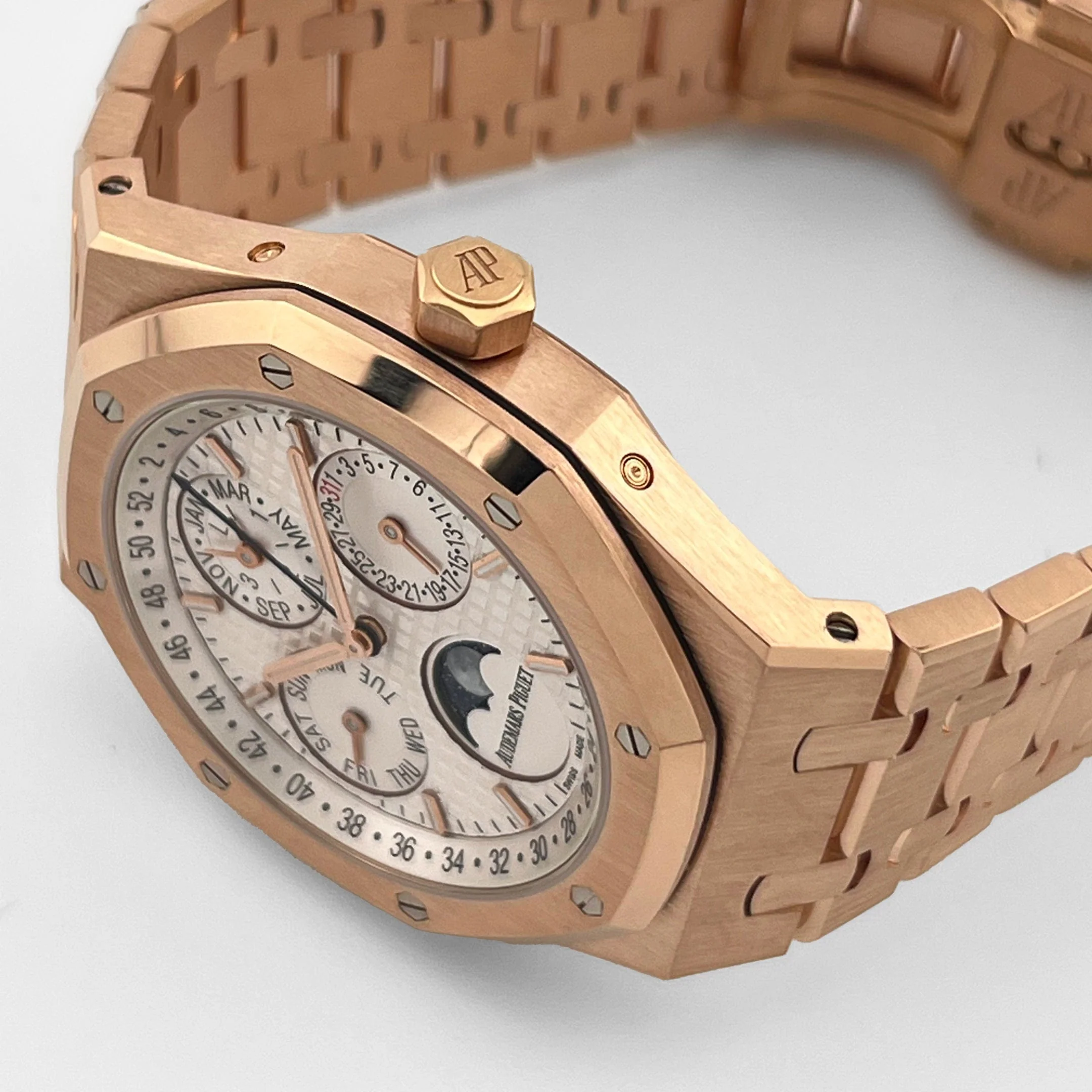 Royal Oak Perpetual Calendar Rose Gold Silver Dial 41mm Product Image 3