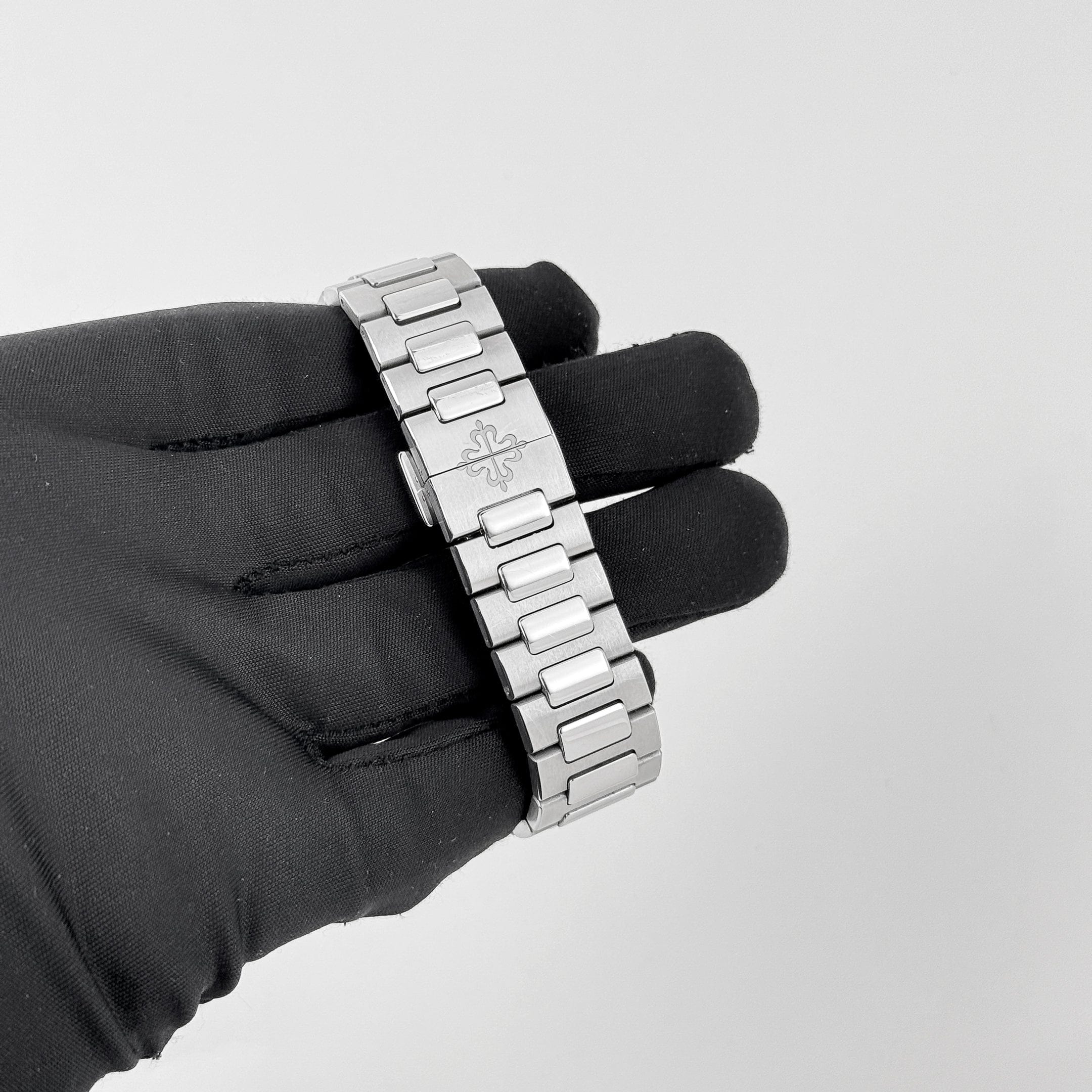 Nautilus Ladies Steel Diamond White Dial 35mm Product Image 8