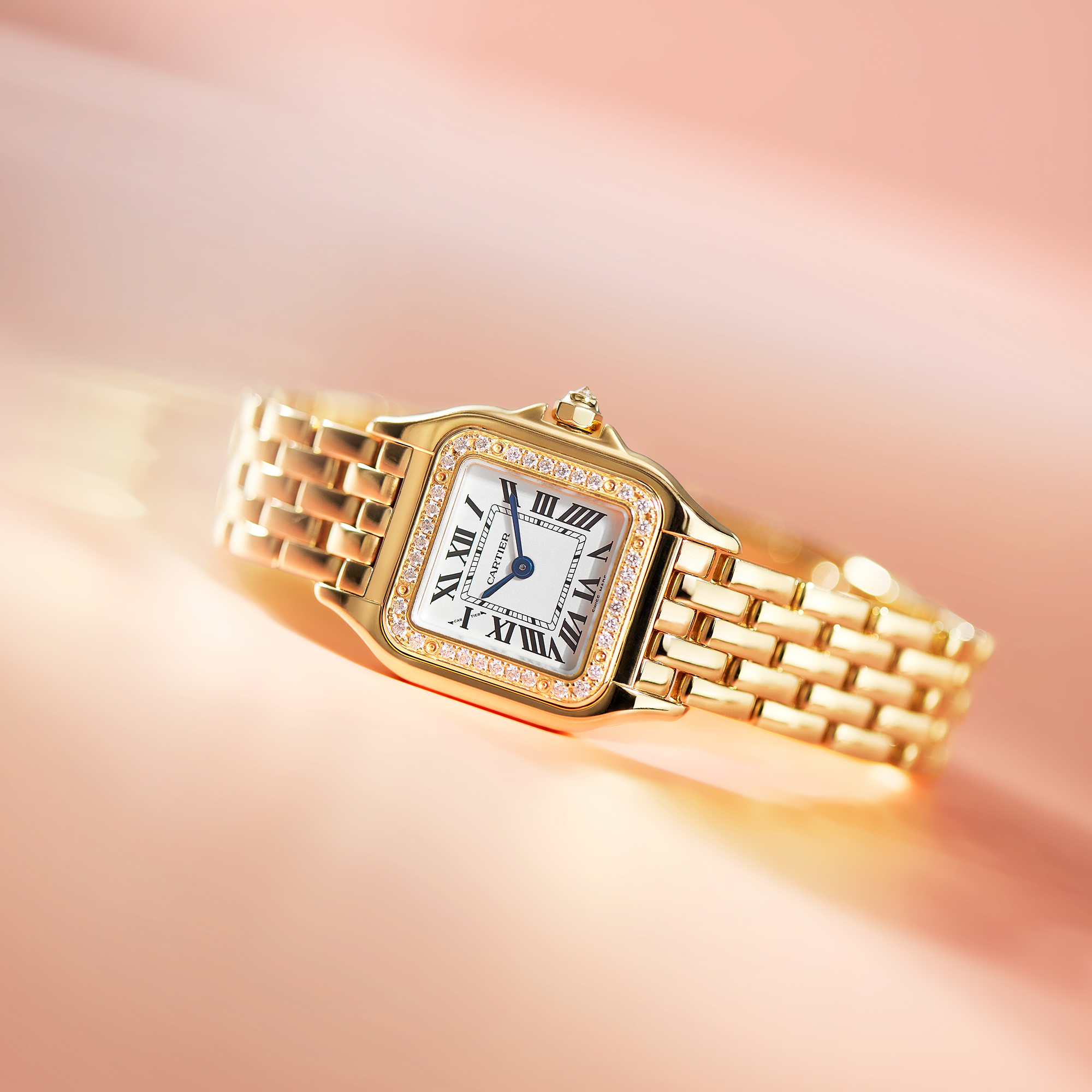 Panthère de Cartier Yellow Gold Diamond White Dial 22mm Product Image