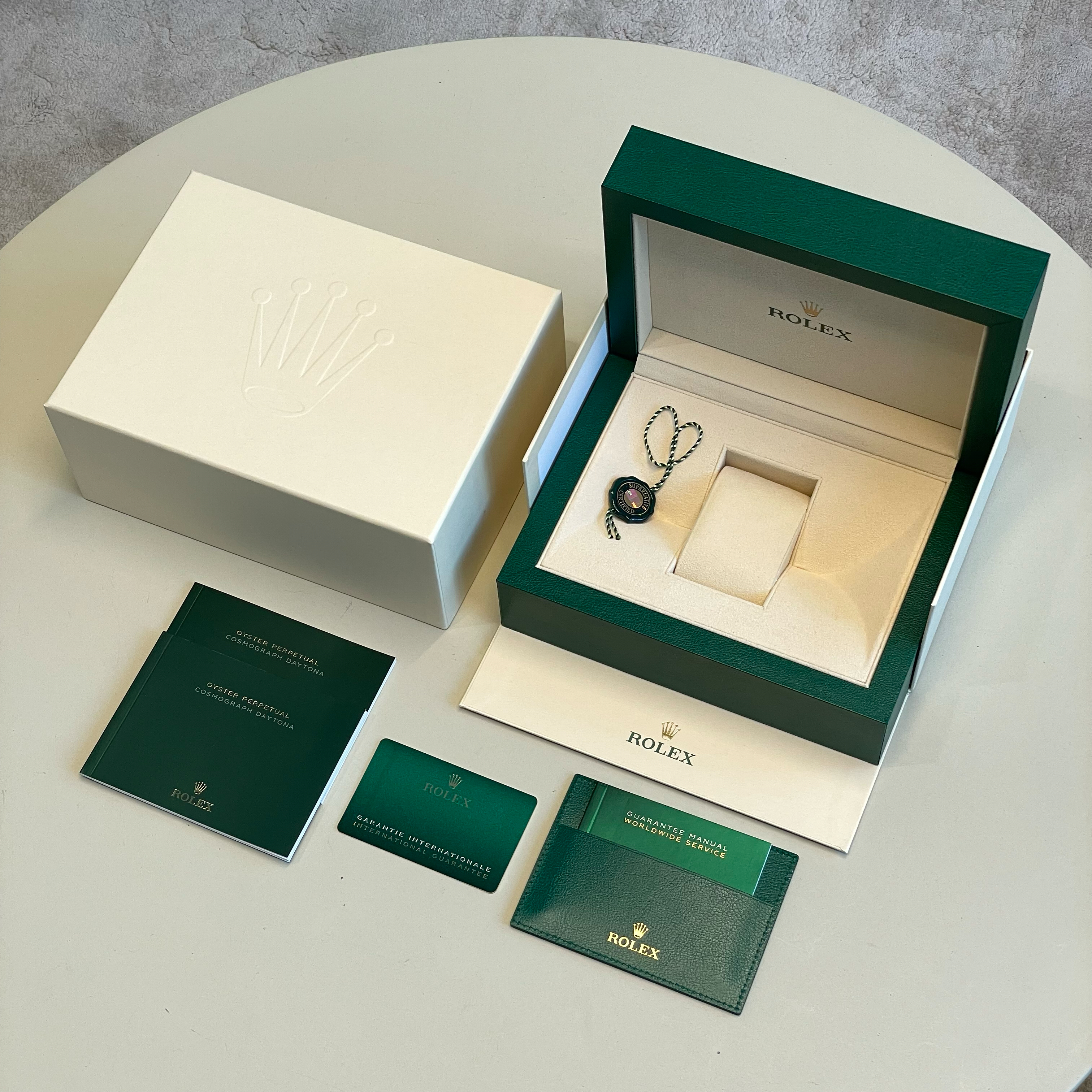 Daytona Yellow Gold Oysterflex Meteorite Dial 40mm Product Image 10