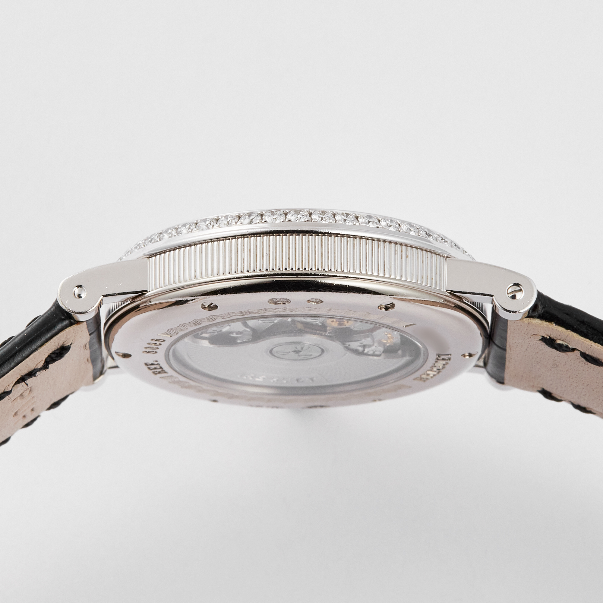 Classique 8068 White Gold Mother of Pearl Dial 30mm Product Image 5