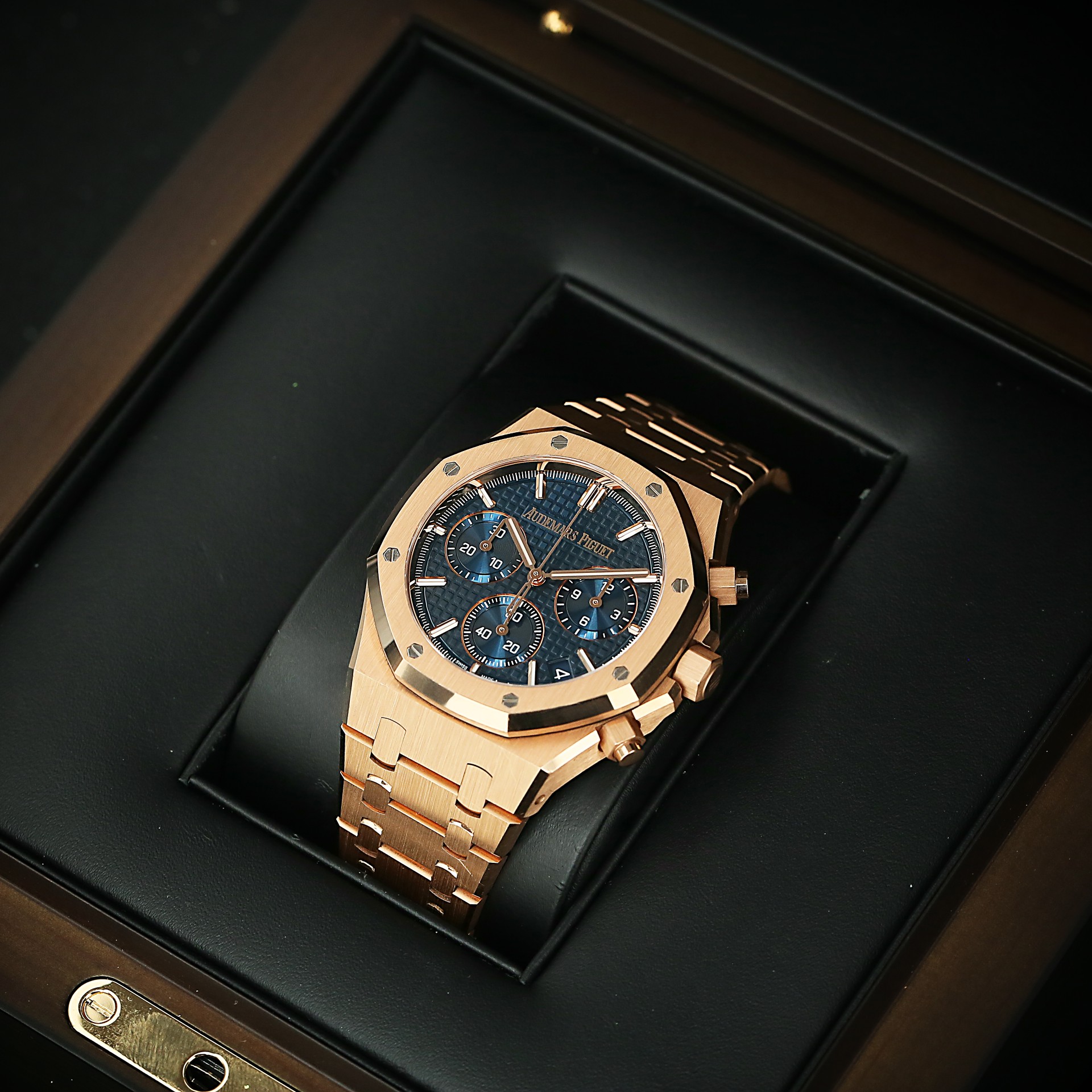 Royal Oak Chronograph Rose Gold Blue Dial 41mm Product Image 6