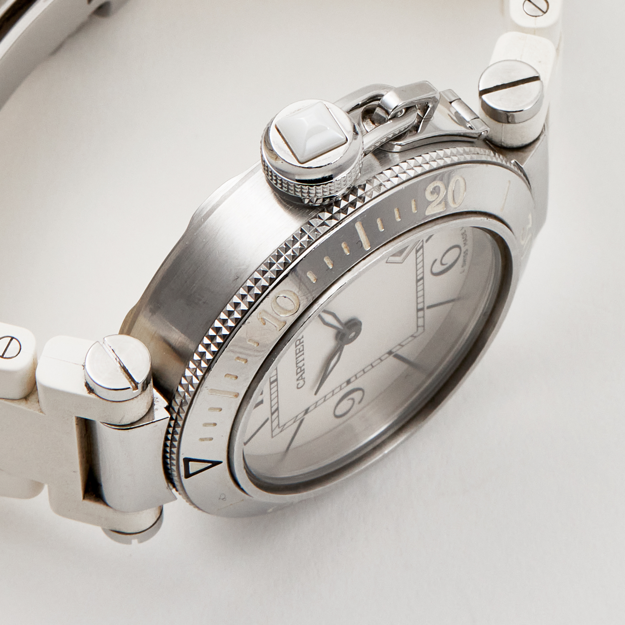 Pasha de Cartier Steel White Dial 33mm Product Image 3
