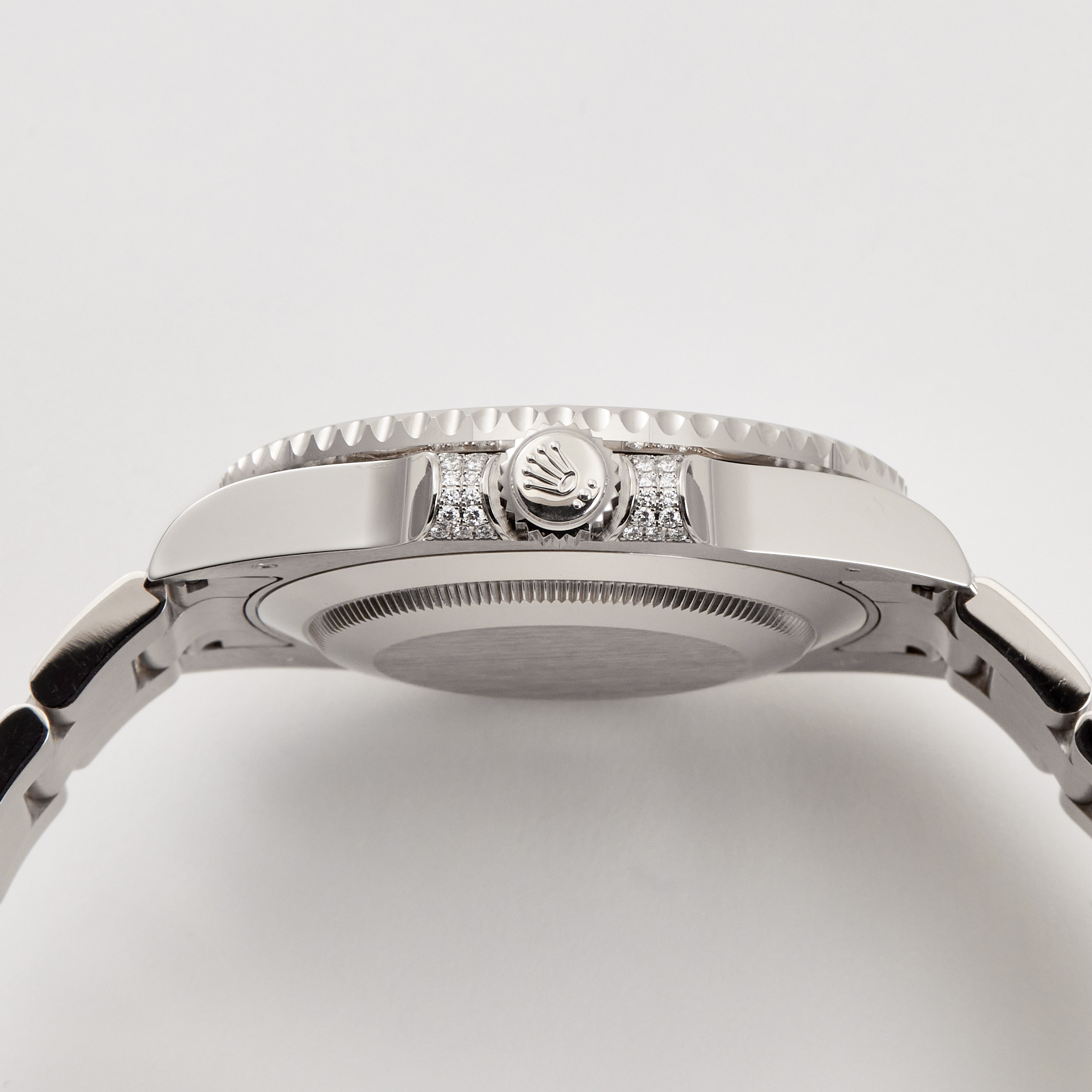 Submariner  Date White Gold Diamond Blue Dial 40mm Product Image 4