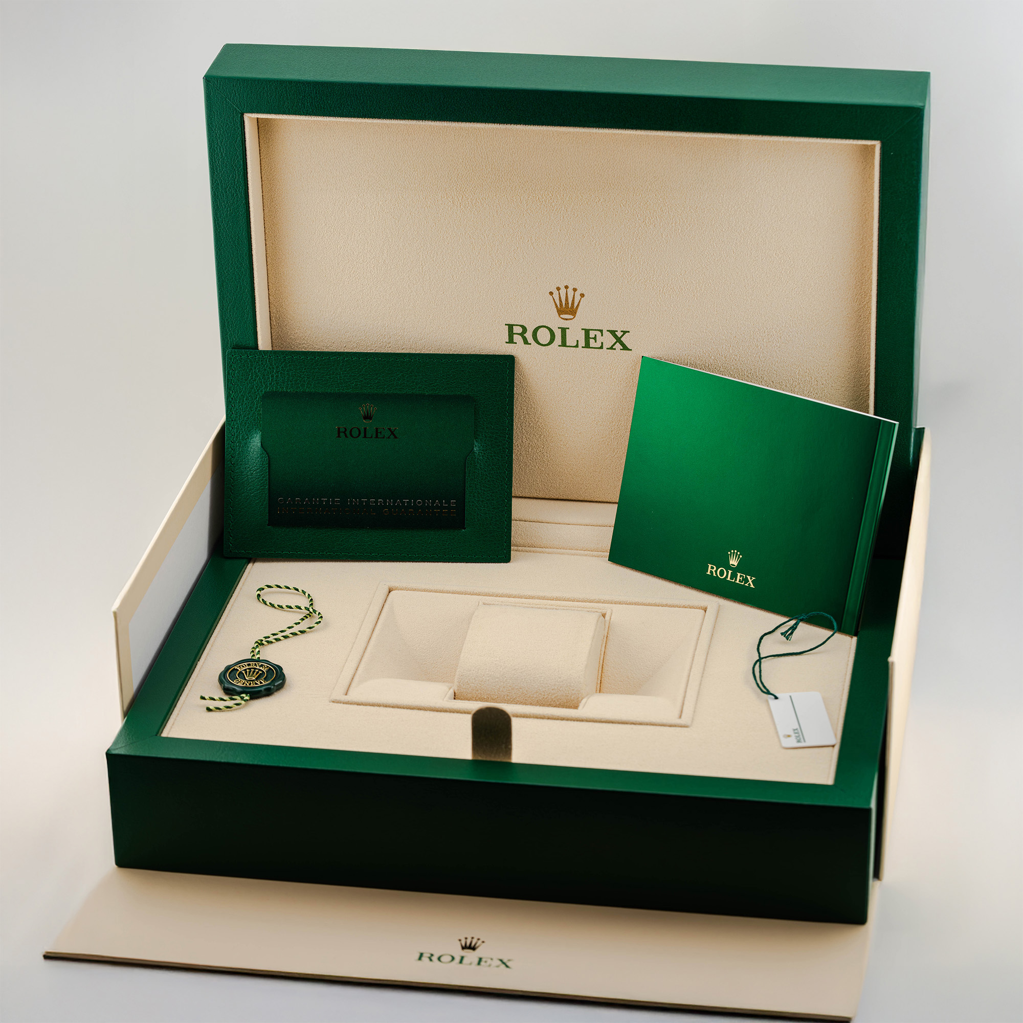 Daytona Yellow Gold Diamond Oysterflex "Eye of the Tiger" 40mm Product Image 9