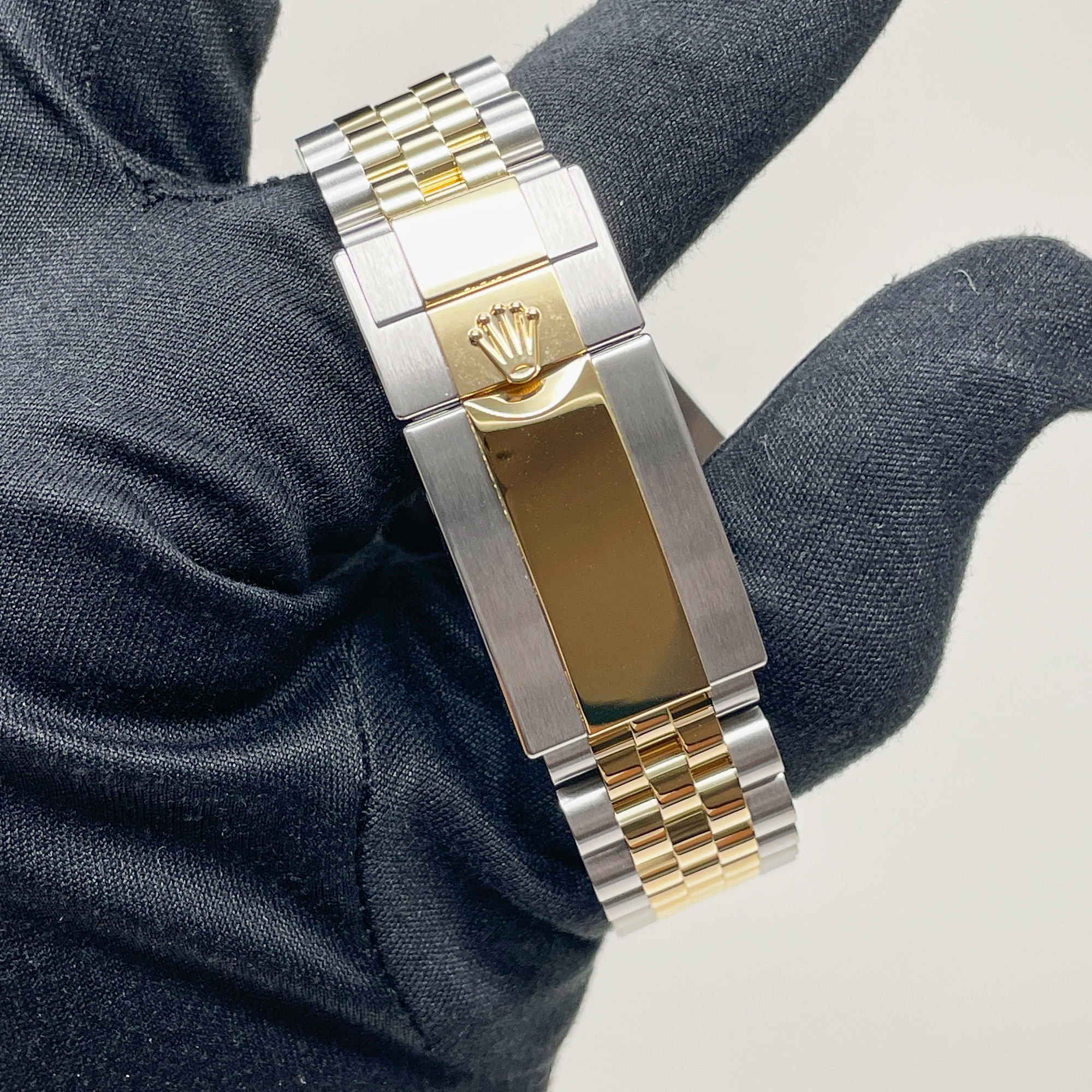 GMT-Master II Yellow Gold & Steel Jubilee Black Dial 40mm Product Image 10