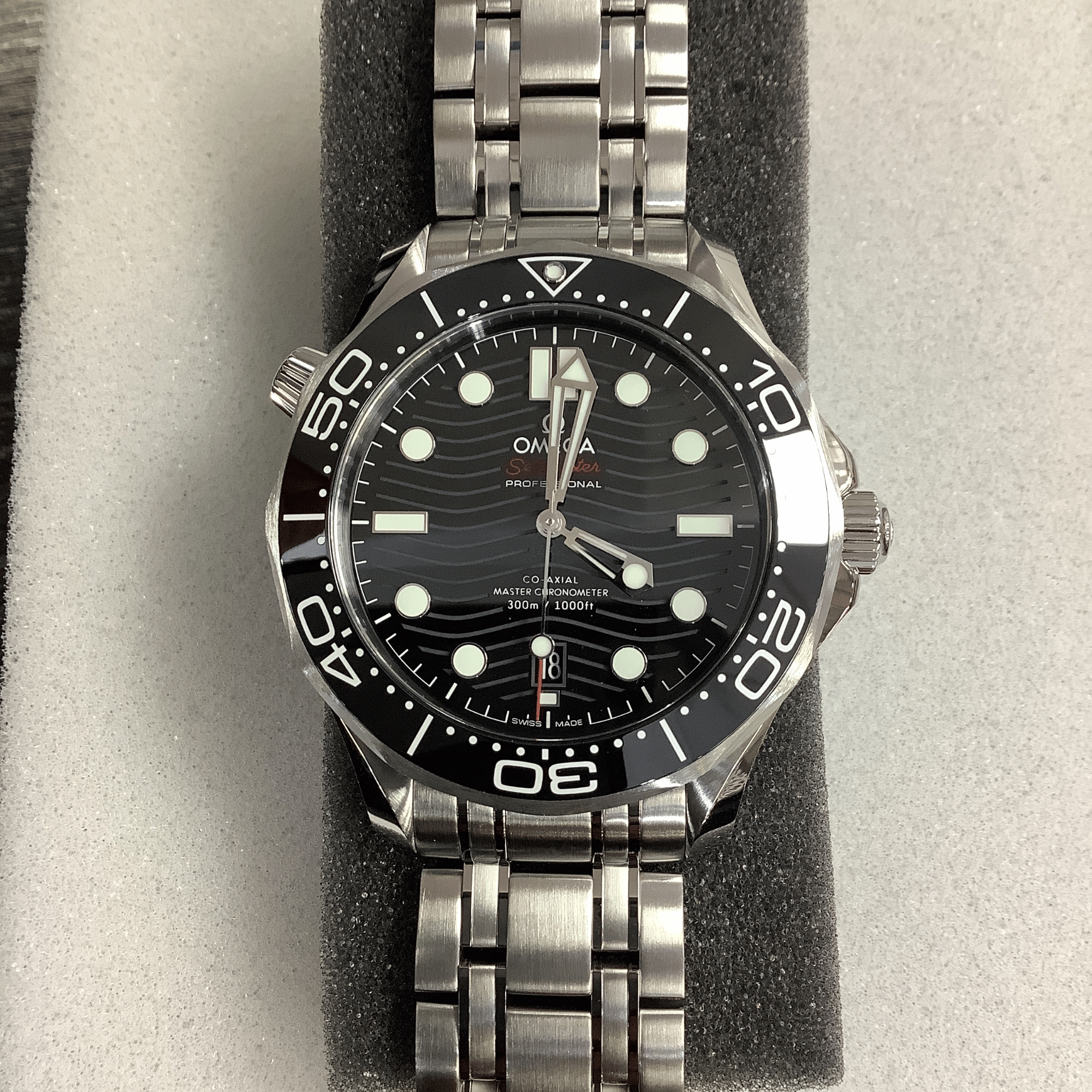 Seamaster Diver 300m Steel Black Dial 42mm Product Image 1