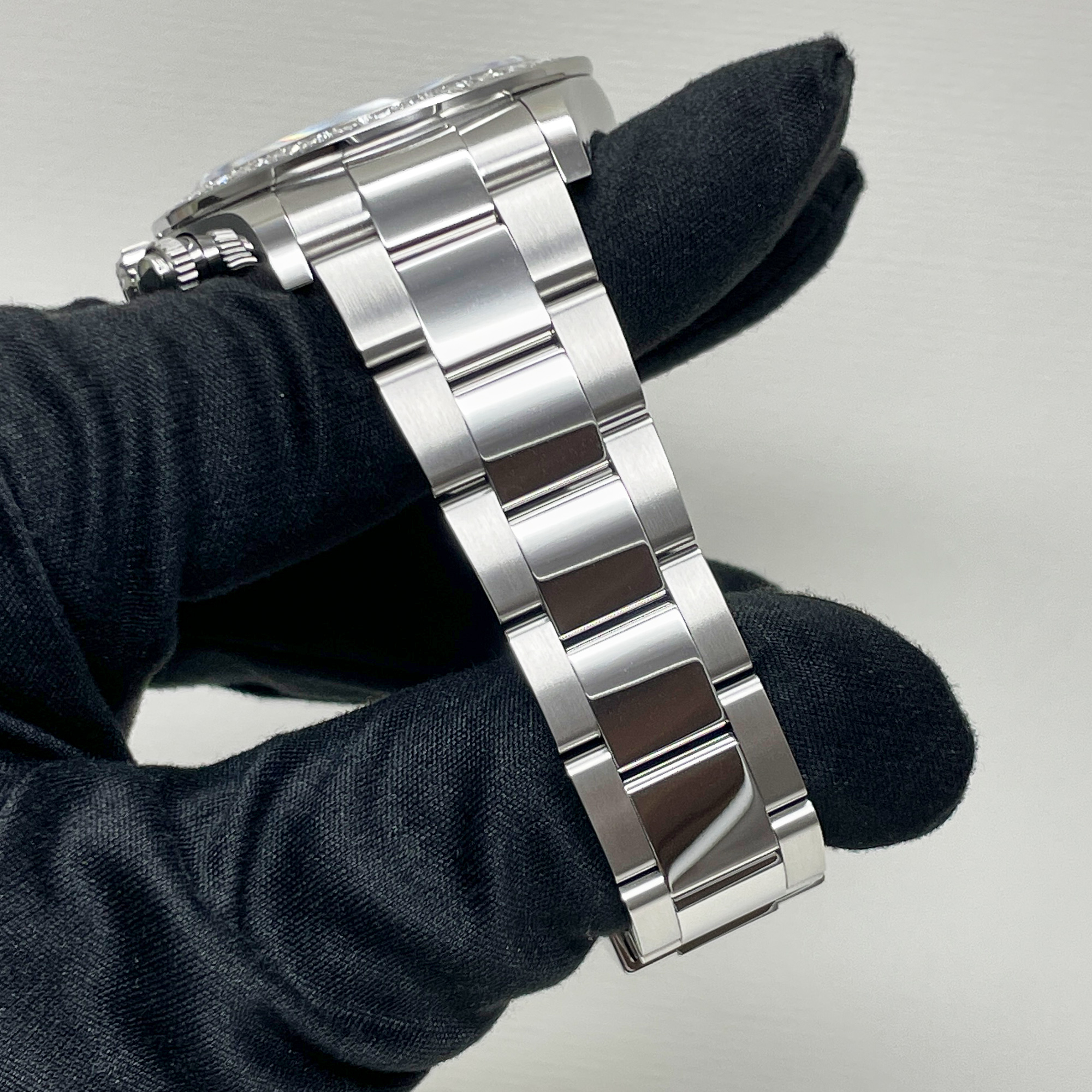 Daytona Platinum Diamond Pave Dial 40mm Product Image 6
