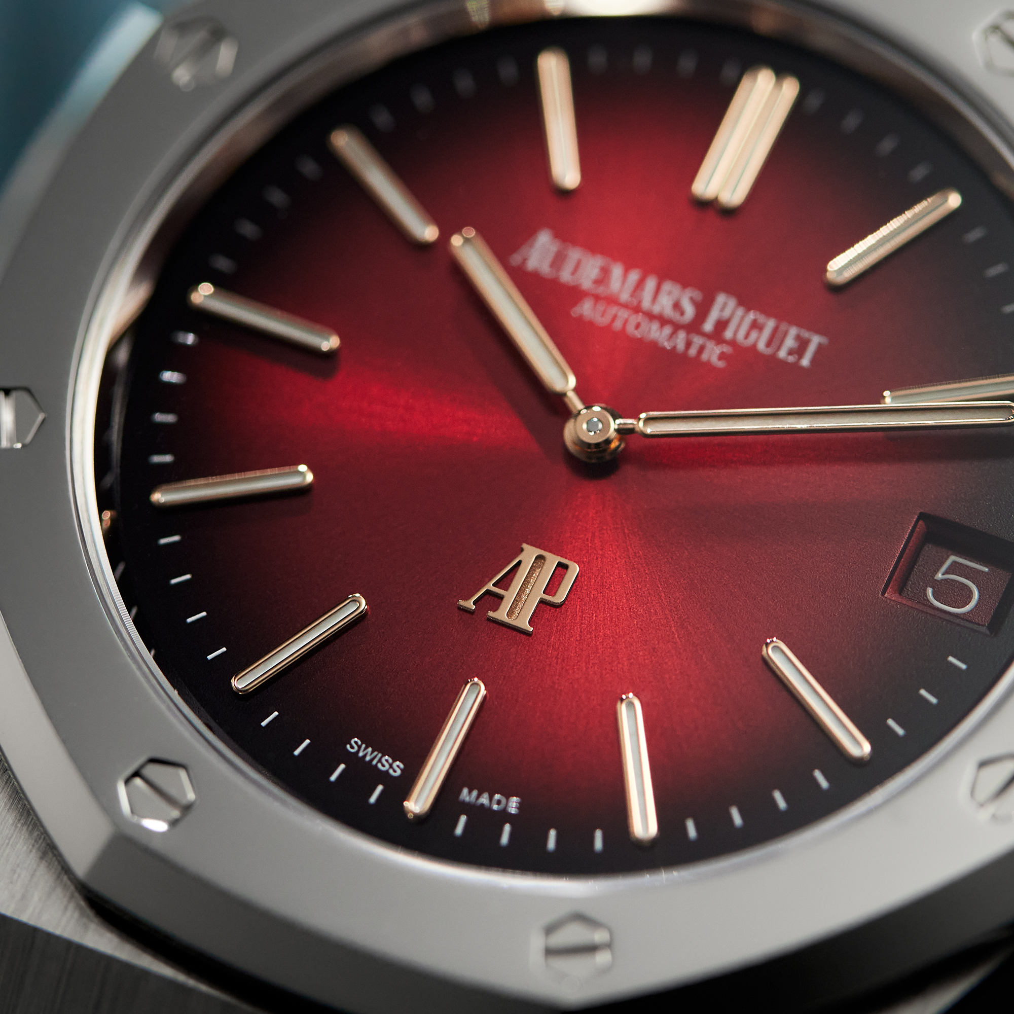 Royal Oak "Jumbo" Extra-Thin Platinum & Titanium Red Dial 39mm Product Image