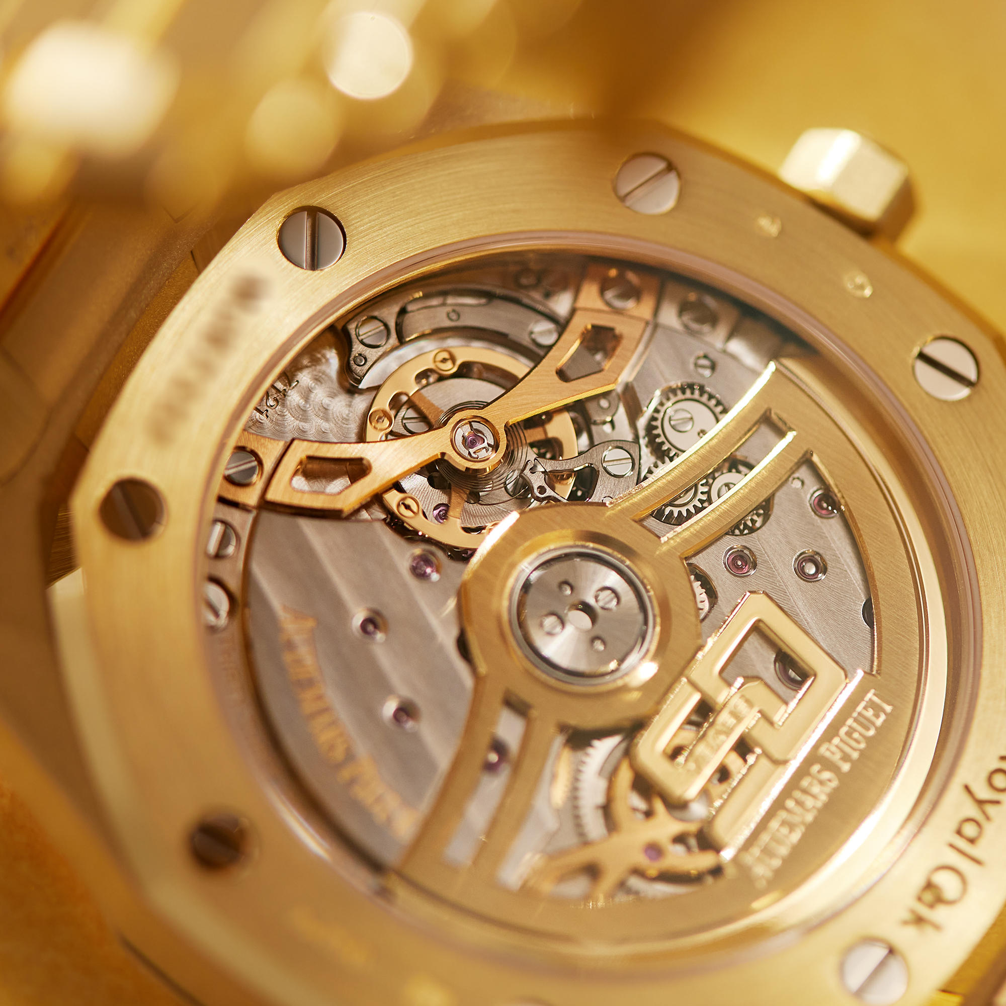 Royal Oak "Jumbo" Extra-Thin Yellow Gold Champagne Dial 39mm Product Image 10