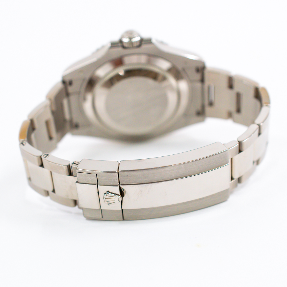 Submariner Date White Gold Black Dial 41mm Product Image 4