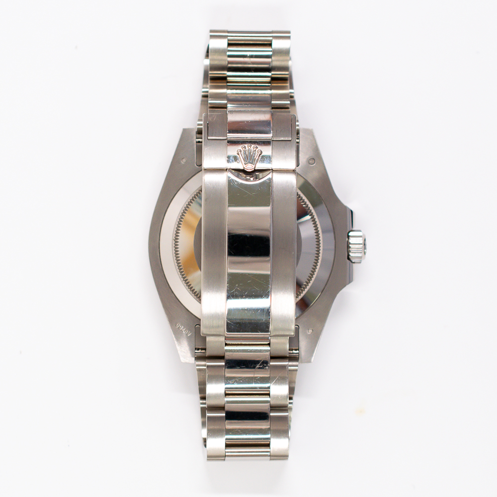 Submariner Date White Gold Black Dial 41mm Product Image 3