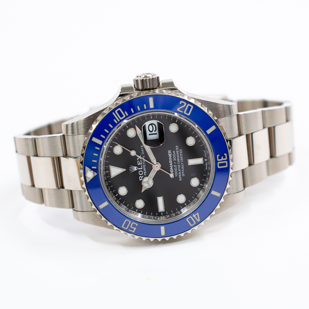 Submariner Date White Gold Black Dial 41mm Product Image 2