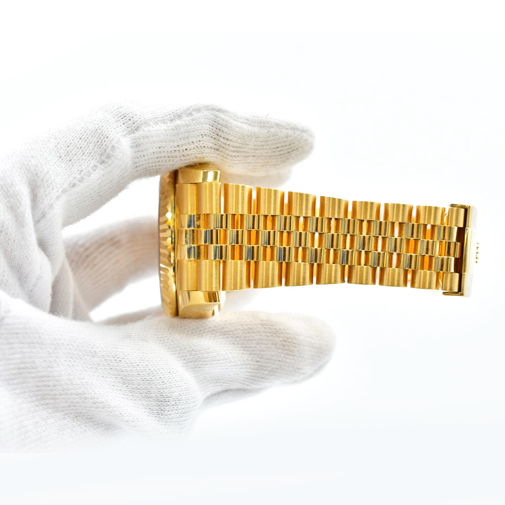 Sky-Dweller Yellow Gold Jubilee Champagne Dial 42mm Product Image 9