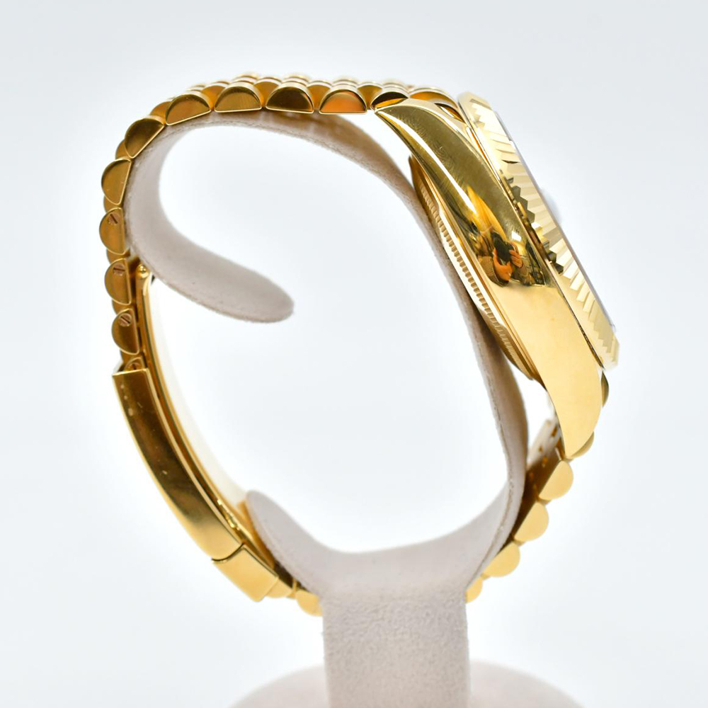 Sky-Dweller Yellow Gold Jubilee Champagne Dial 42mm Product Image 5