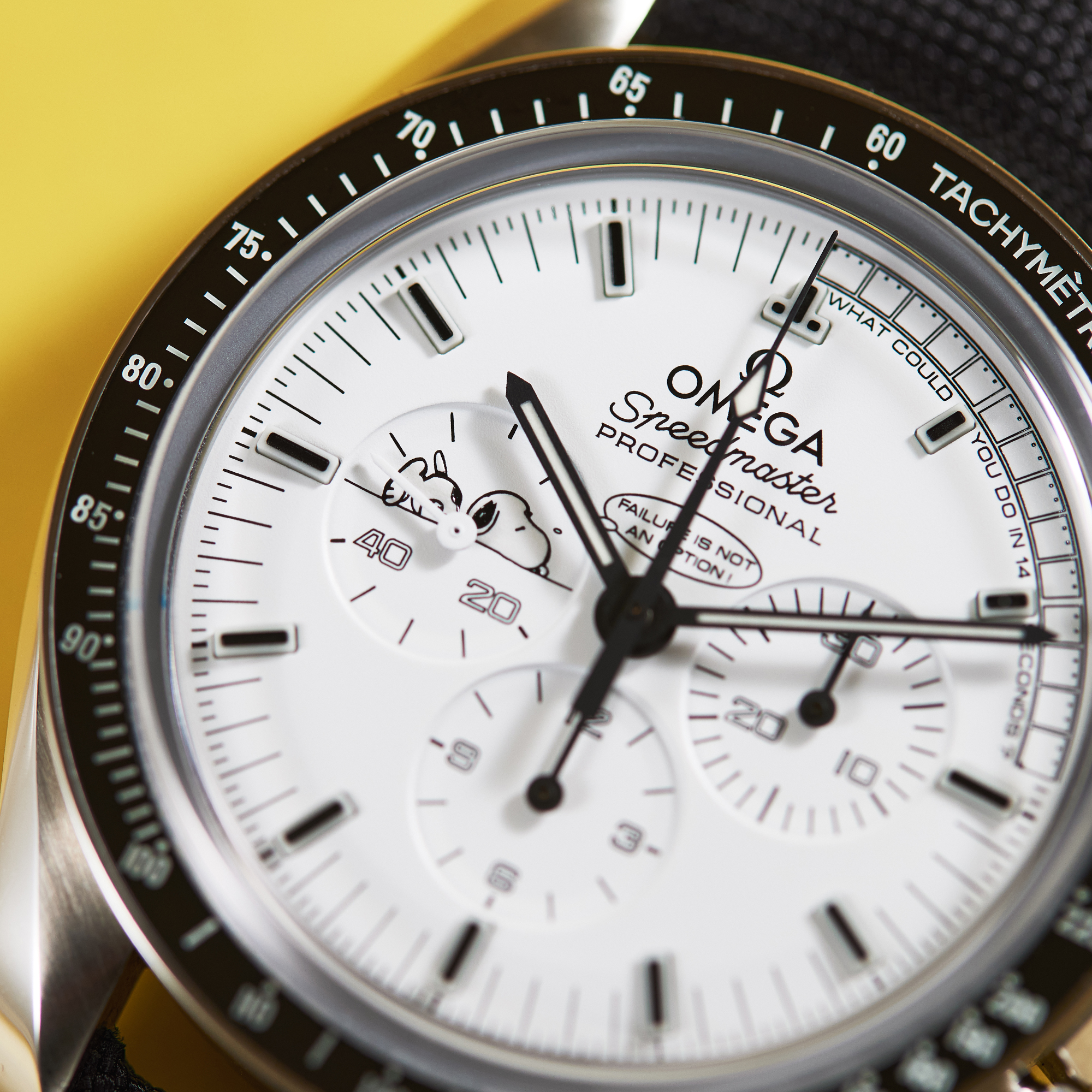 Speedmaster Professional Moonwatch "Silver Snoopy Award" Steel White Dial 42mm Product Image