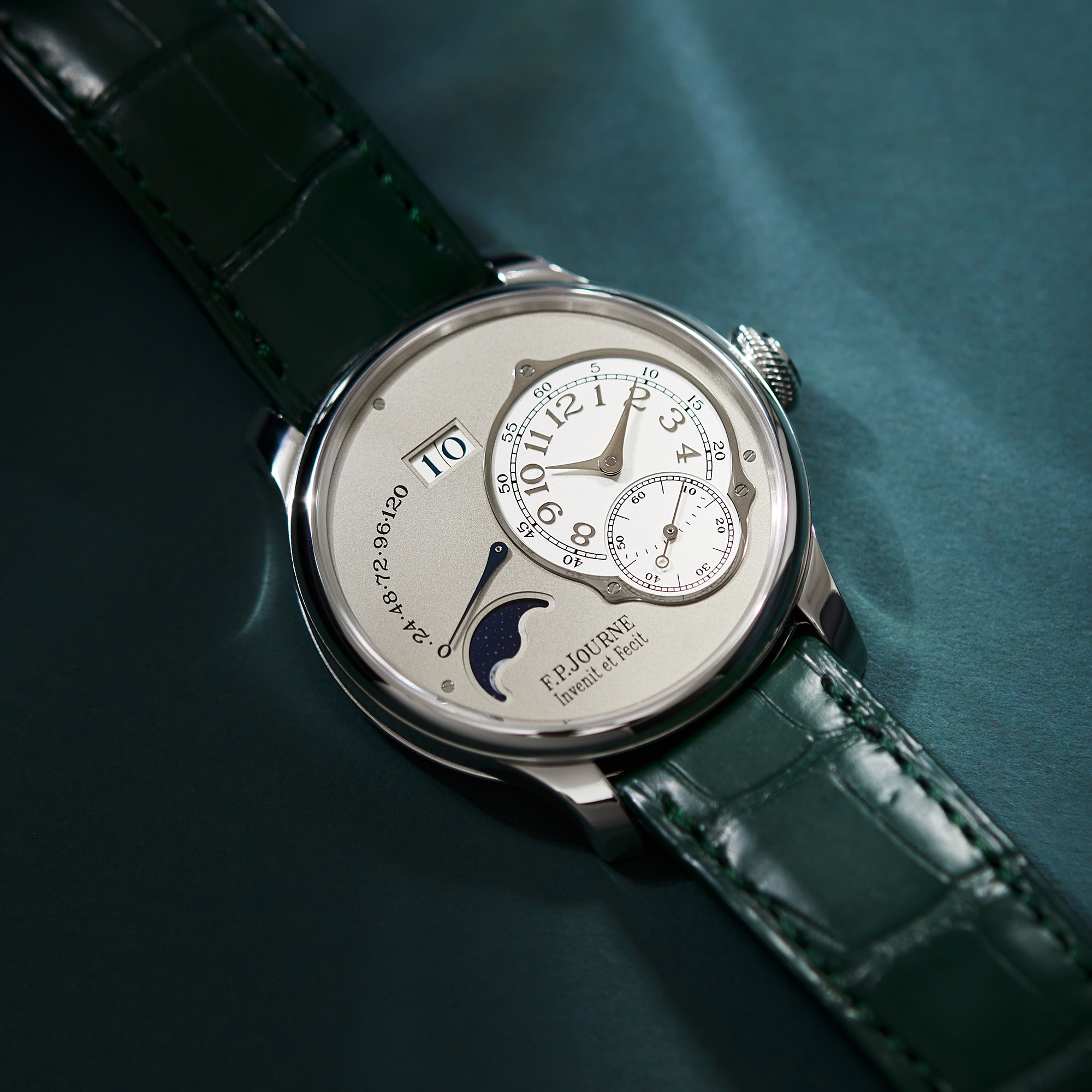 Classique Lune Platinum Silver Dial 40mm Product Image 10