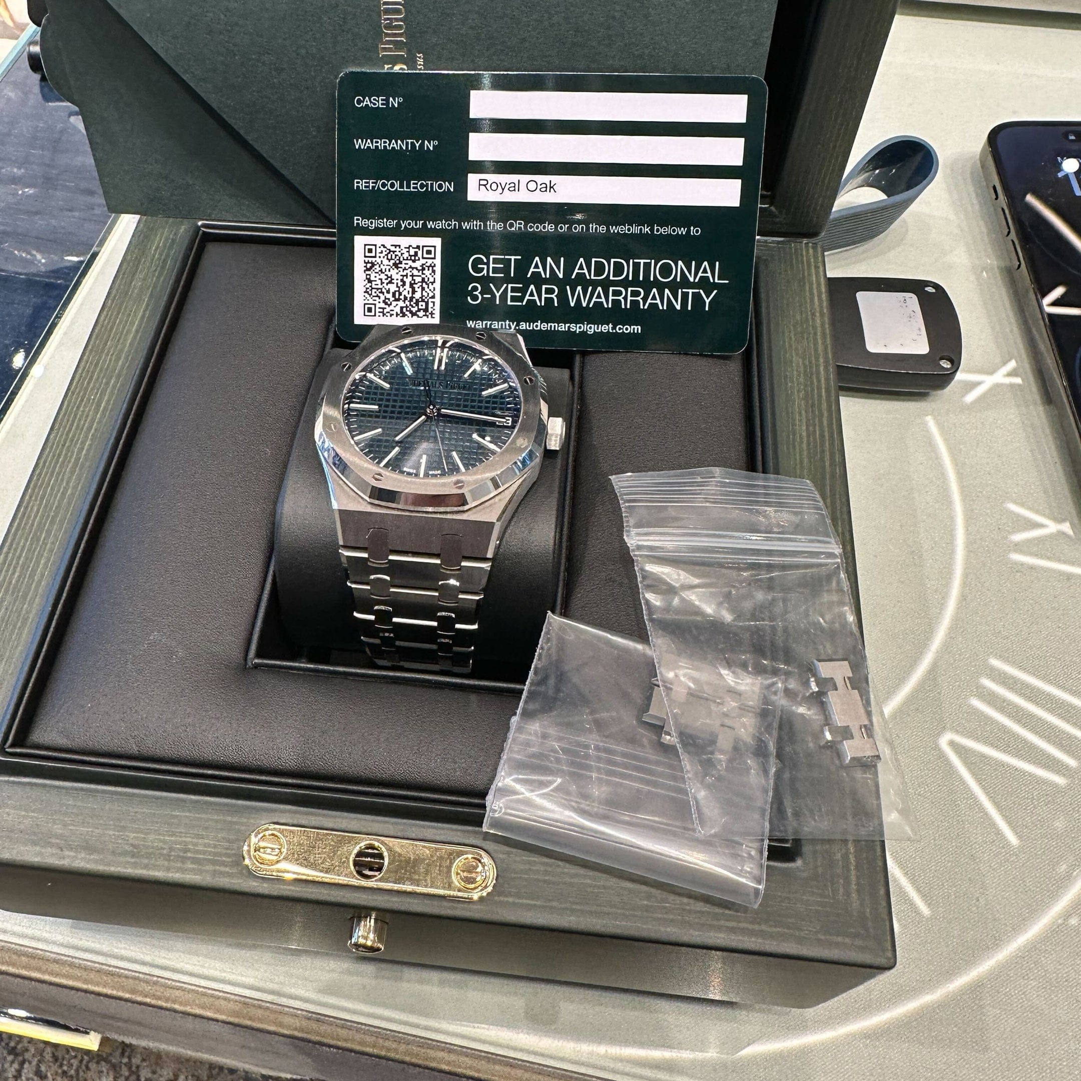 Royal Oak Selfwinding Steel Blue Dial 41mm Product Image 9