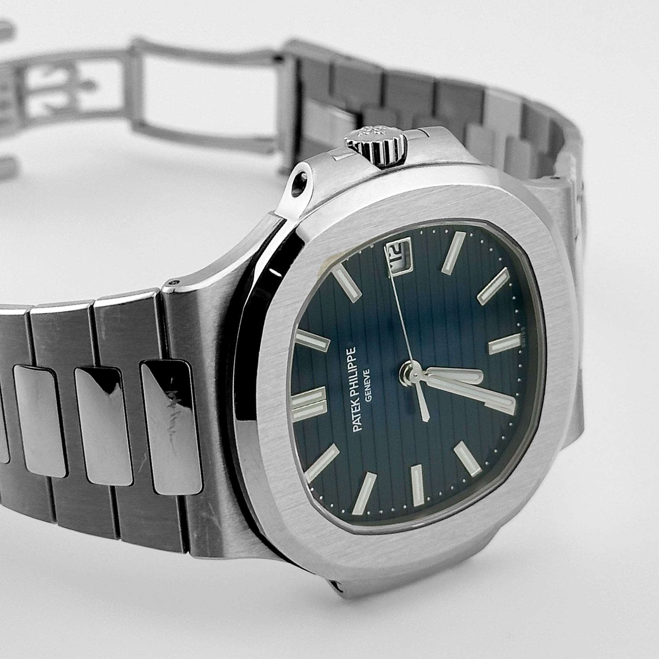 Nautilus White Gold Blue Dial 41mm Product Image 3