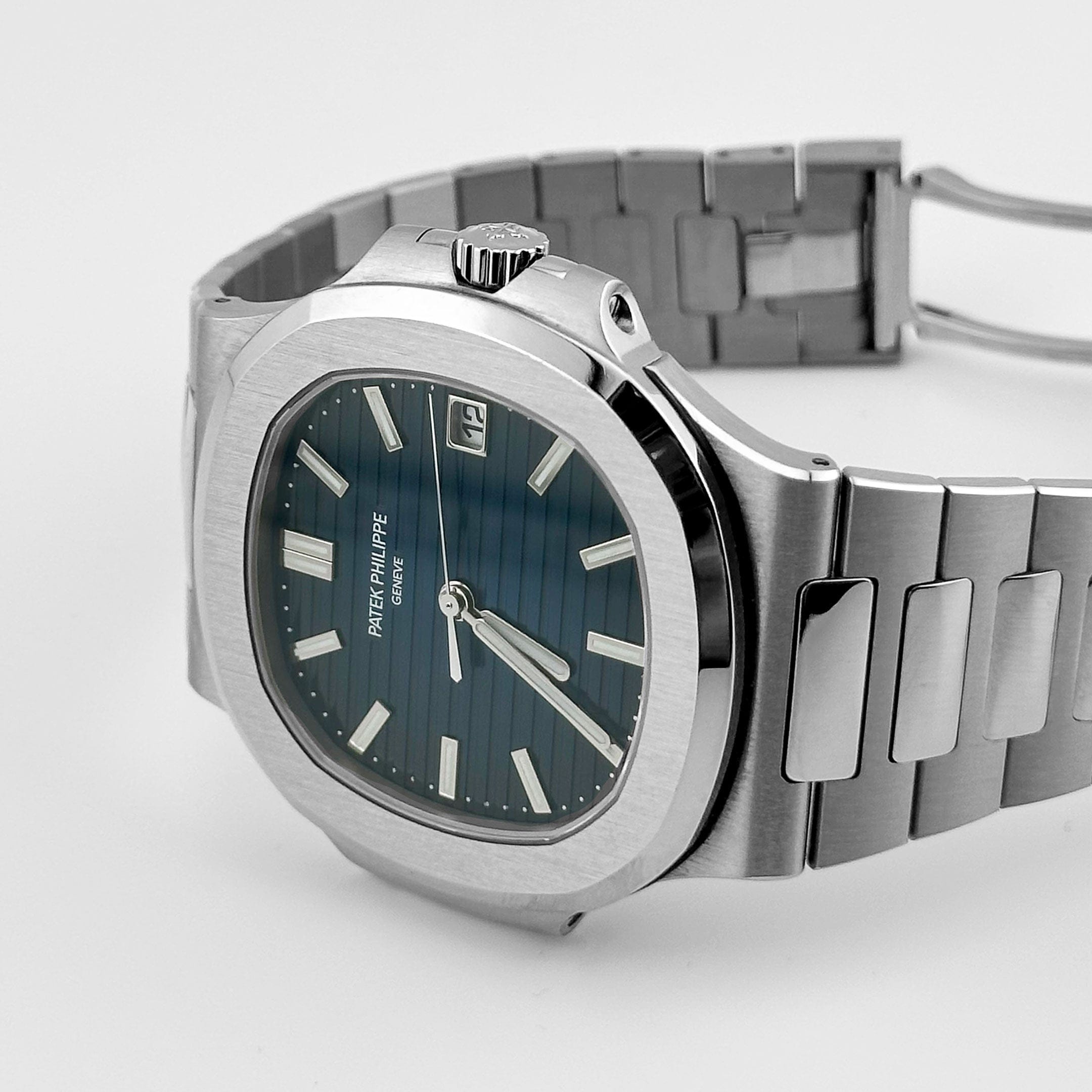 Nautilus White Gold Blue Dial 41mm Product Image 2