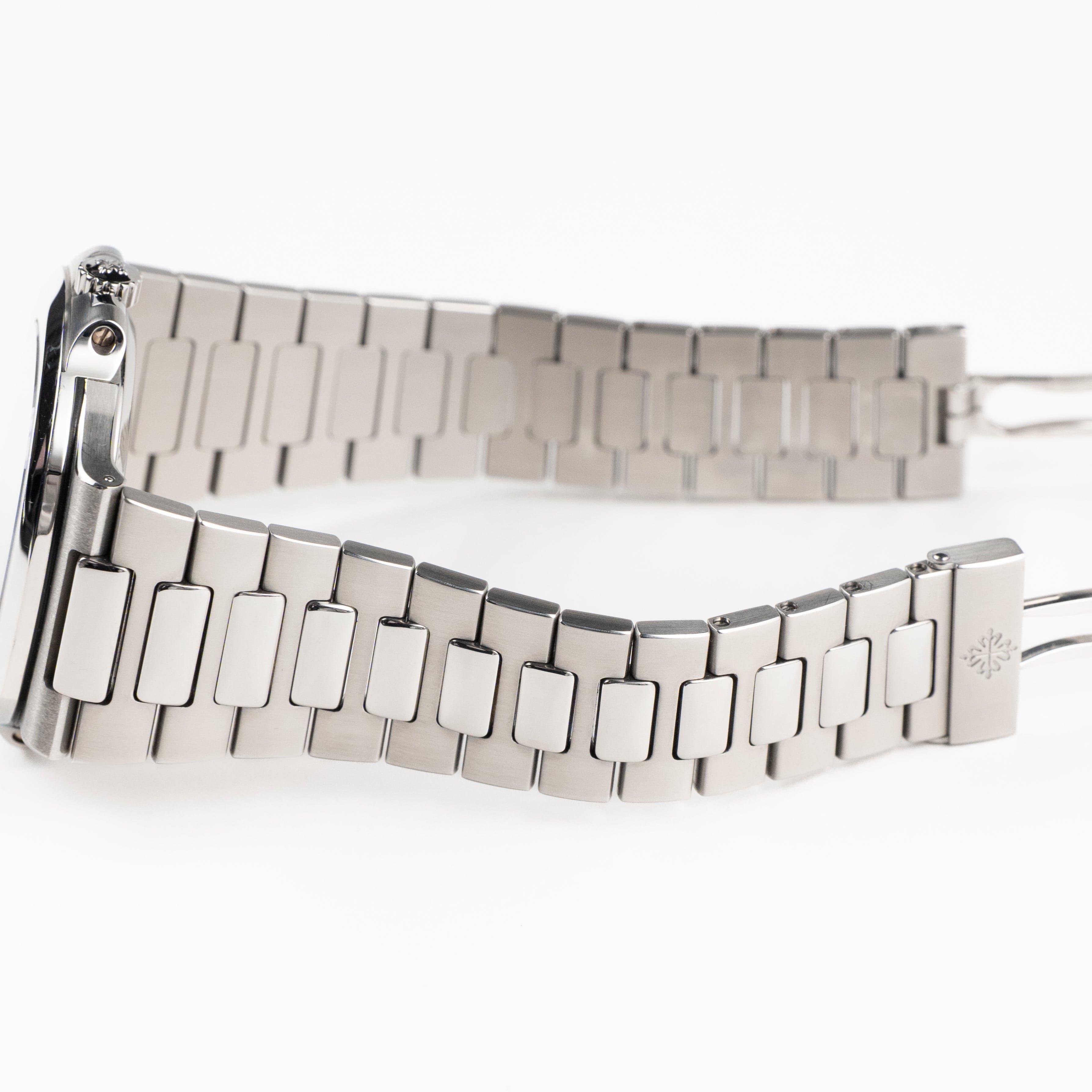 Nautilus Steel Blue Dial 40mm Product Image 6