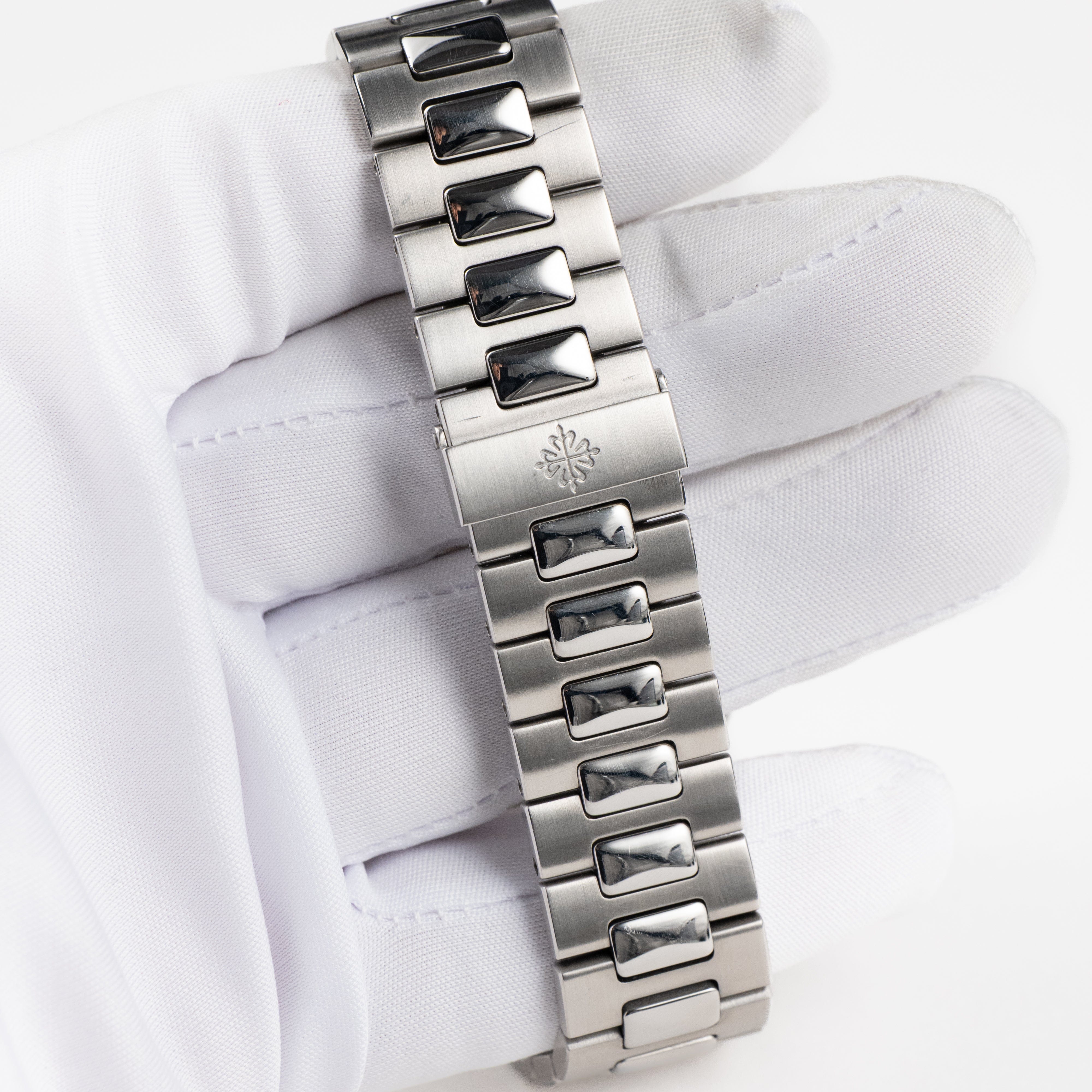 Nautilus Steel Blue Dial 40mm Product Image 9