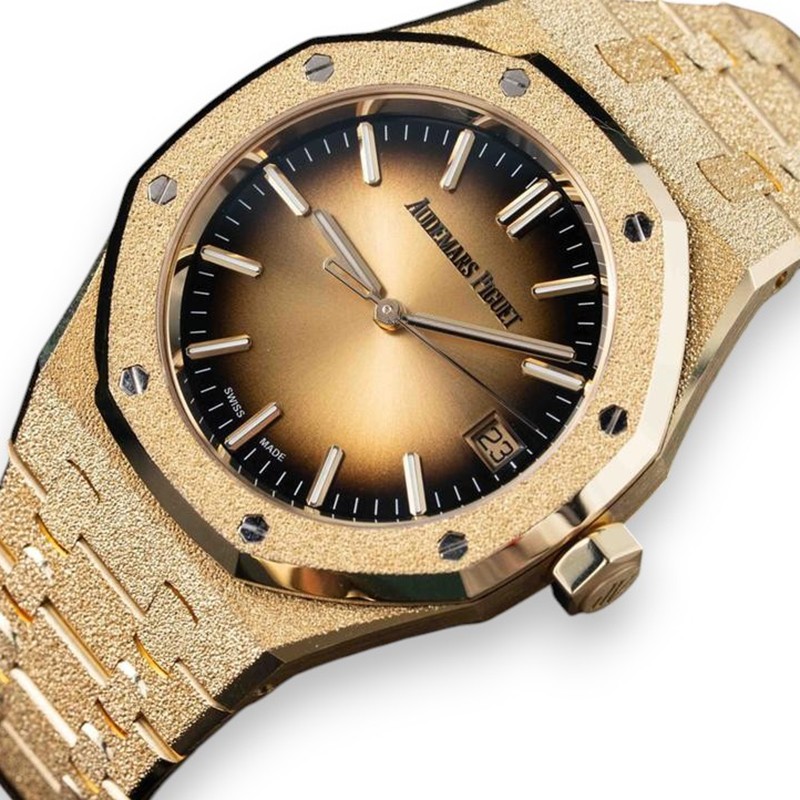 Royal Oak Selfwinding Frosted Yellow Gold Champagne Dial 37mm Product Image 1