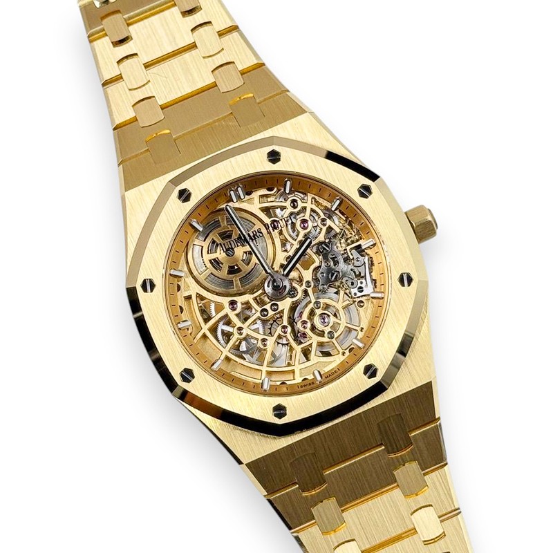 Royal Oak "Jumbo" Extra-Thin Openworked Yellow Gold 39mm Product Image 2