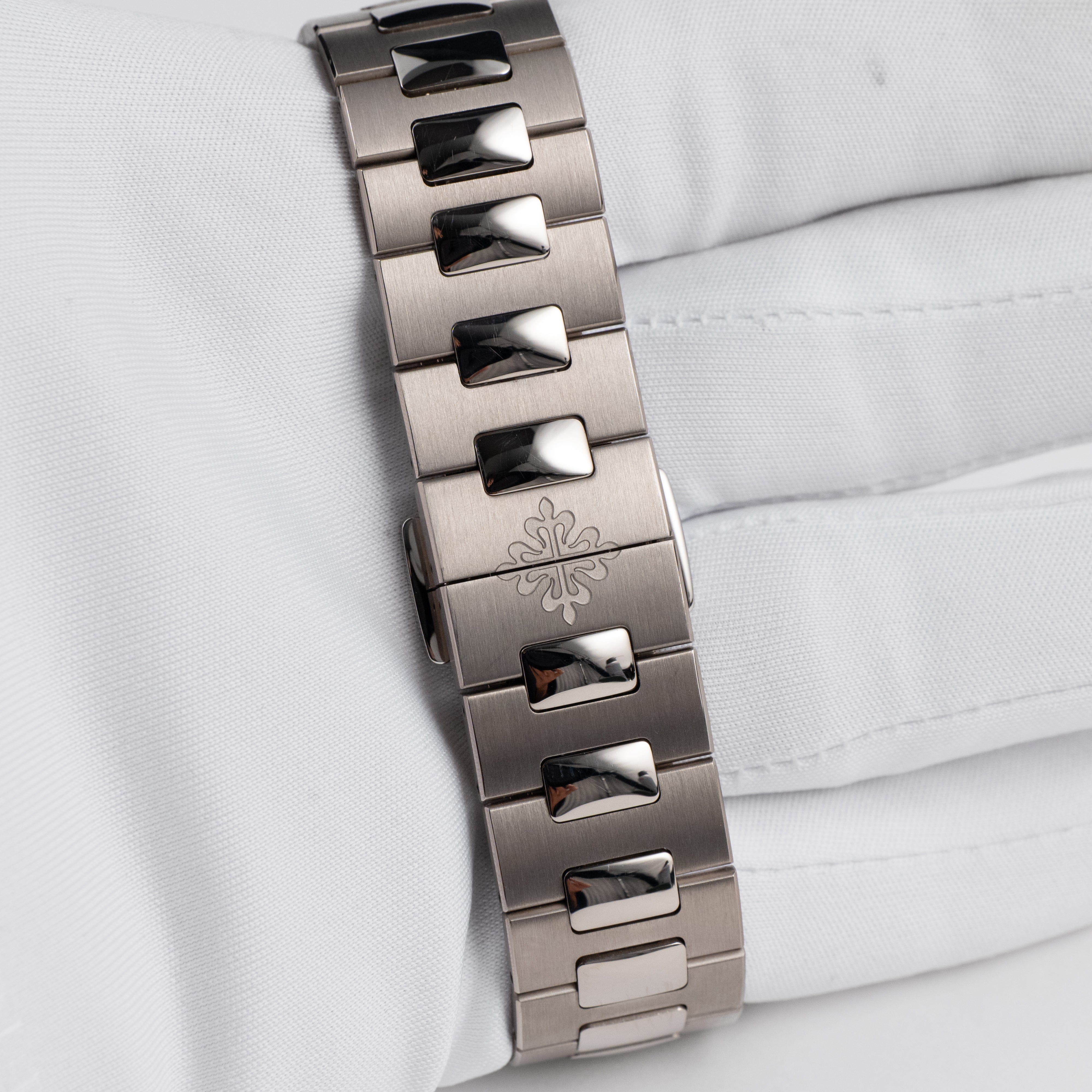 Cubitus White Gold Blue Dial 40mm Product Image 9