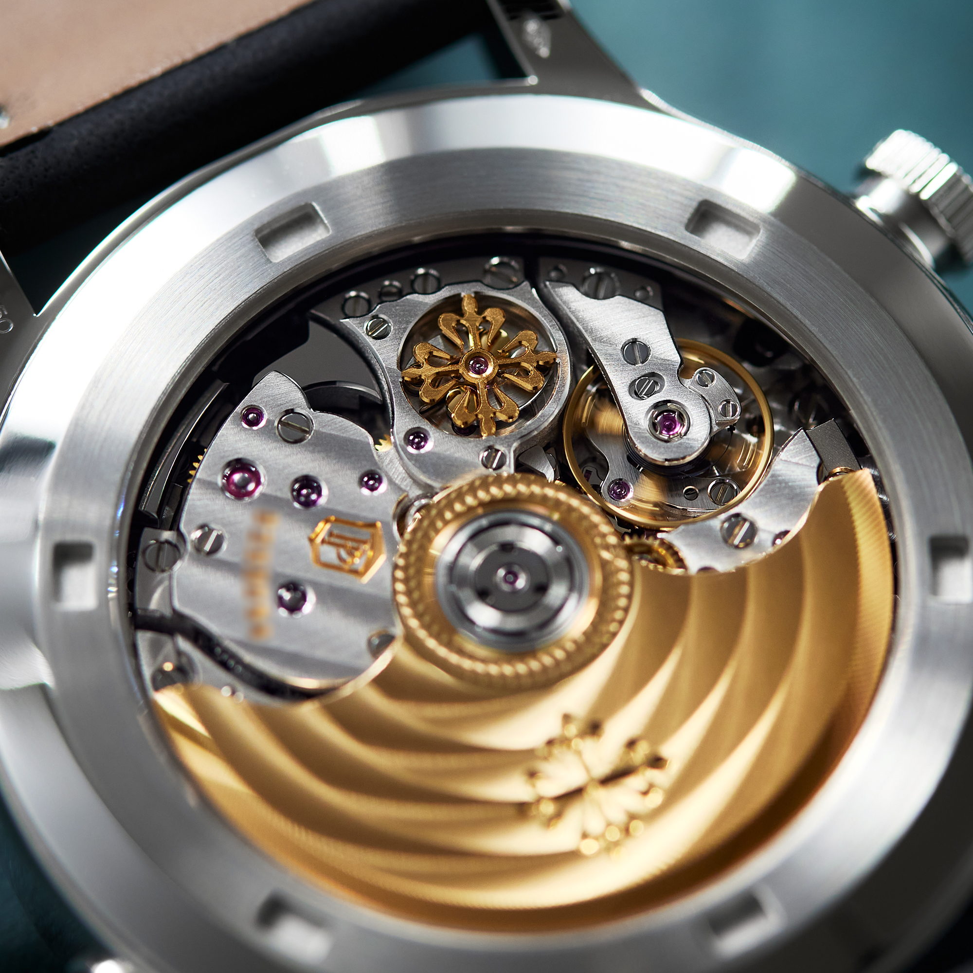 Calatrava Pilot Travel Time Alarm Platinum Black Dial 42mm Product Image 9