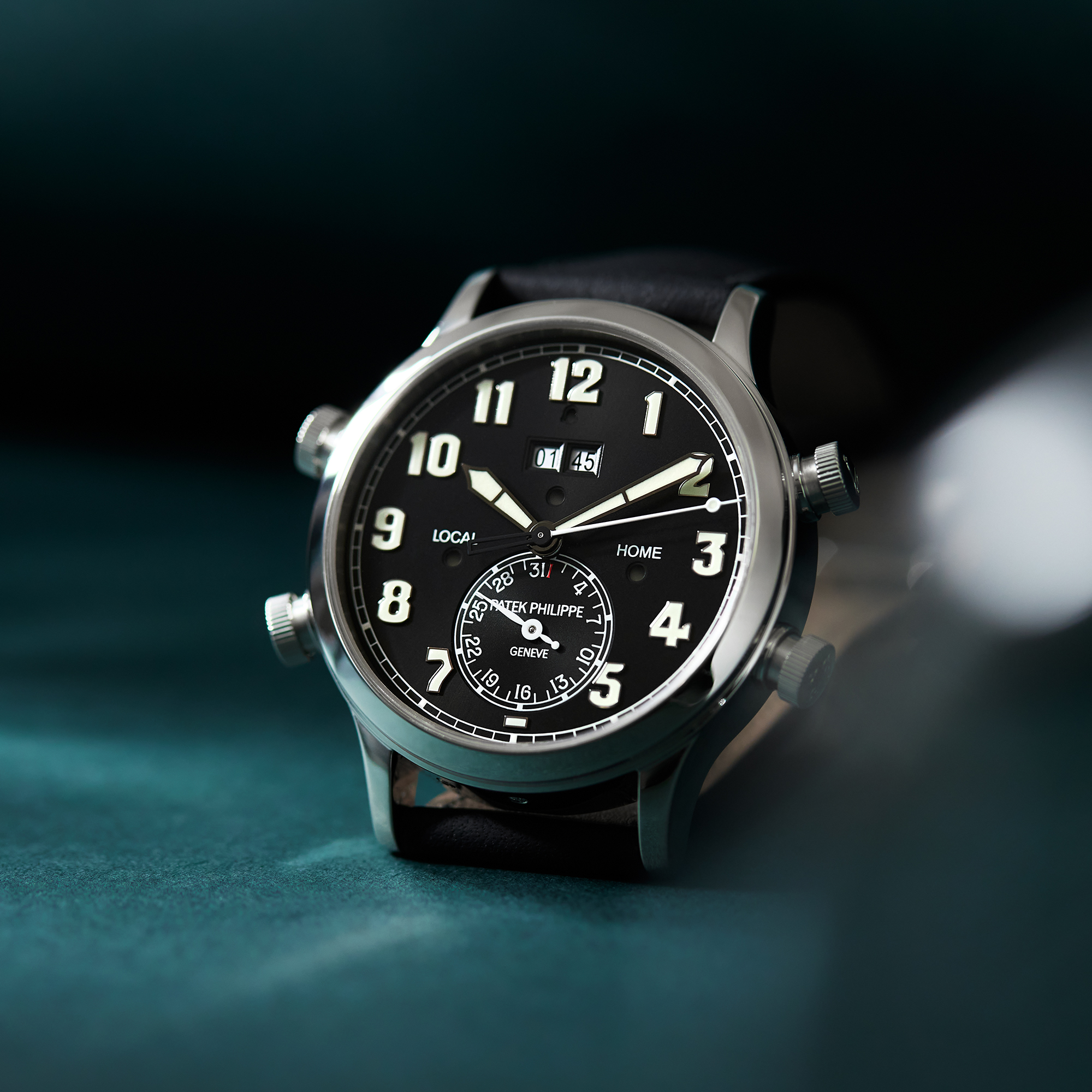 Calatrava Pilot Travel Time Alarm Platinum Black Dial 42mm Product Image 5