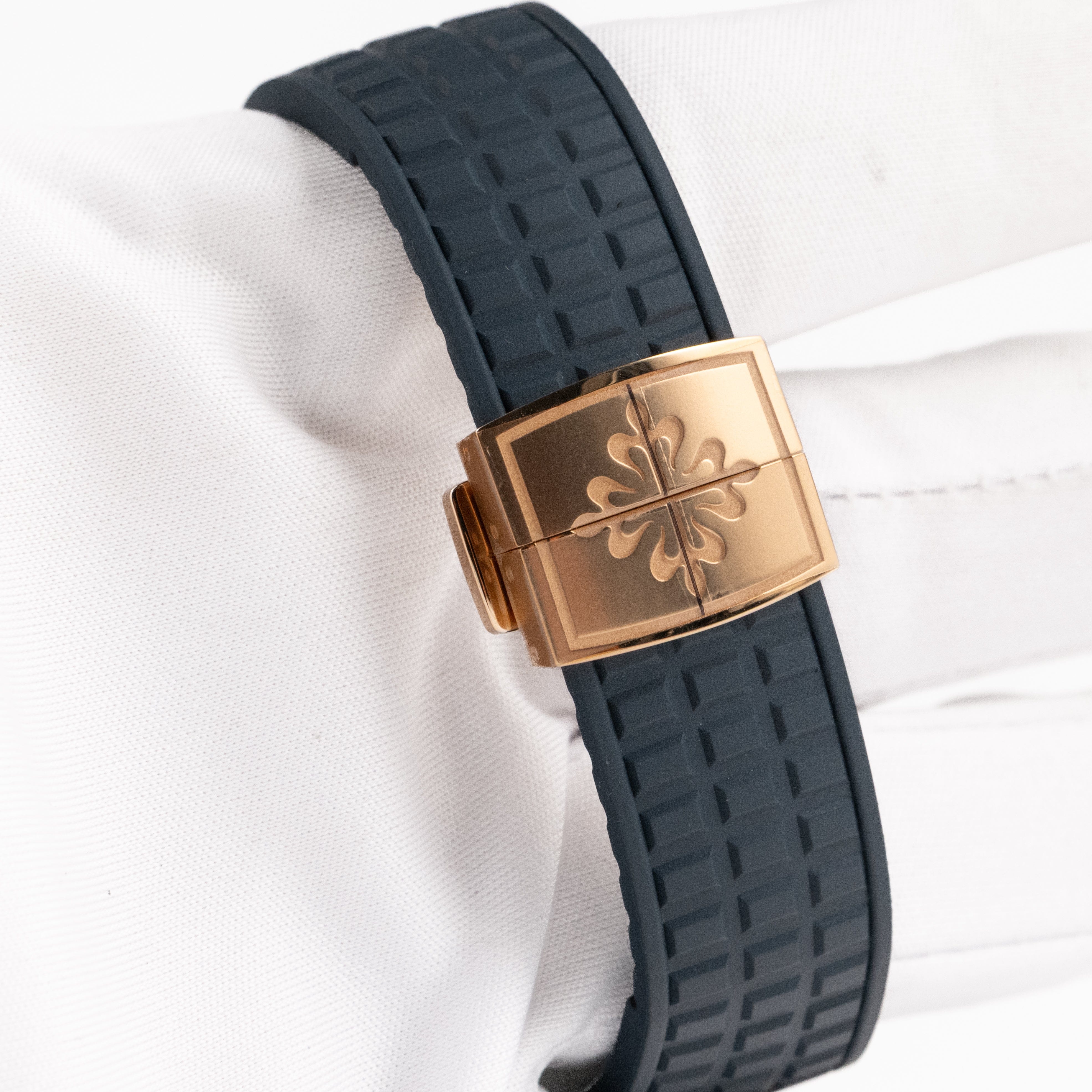 Aquanaut Luce Annual Calendar Rose Gold Blue Dial 39mm Product Image 9
