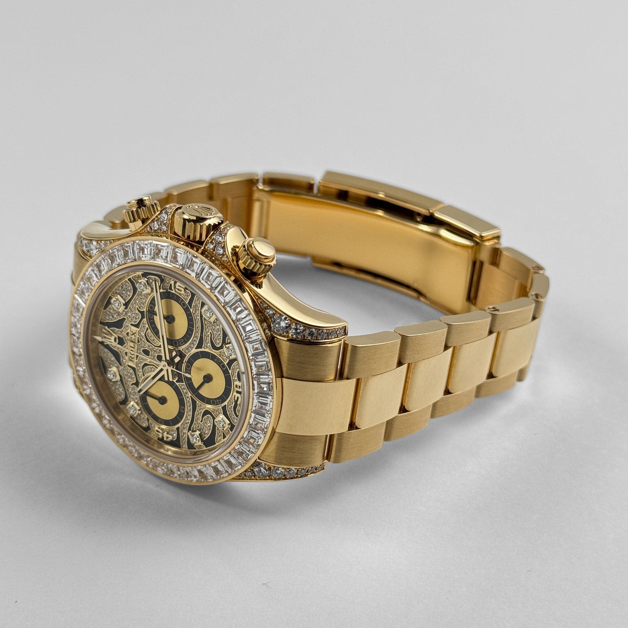 Daytona "Eye of the Tiger" Yellow Gold Diamond Tiger Pave Dial 40mm Product Image 2