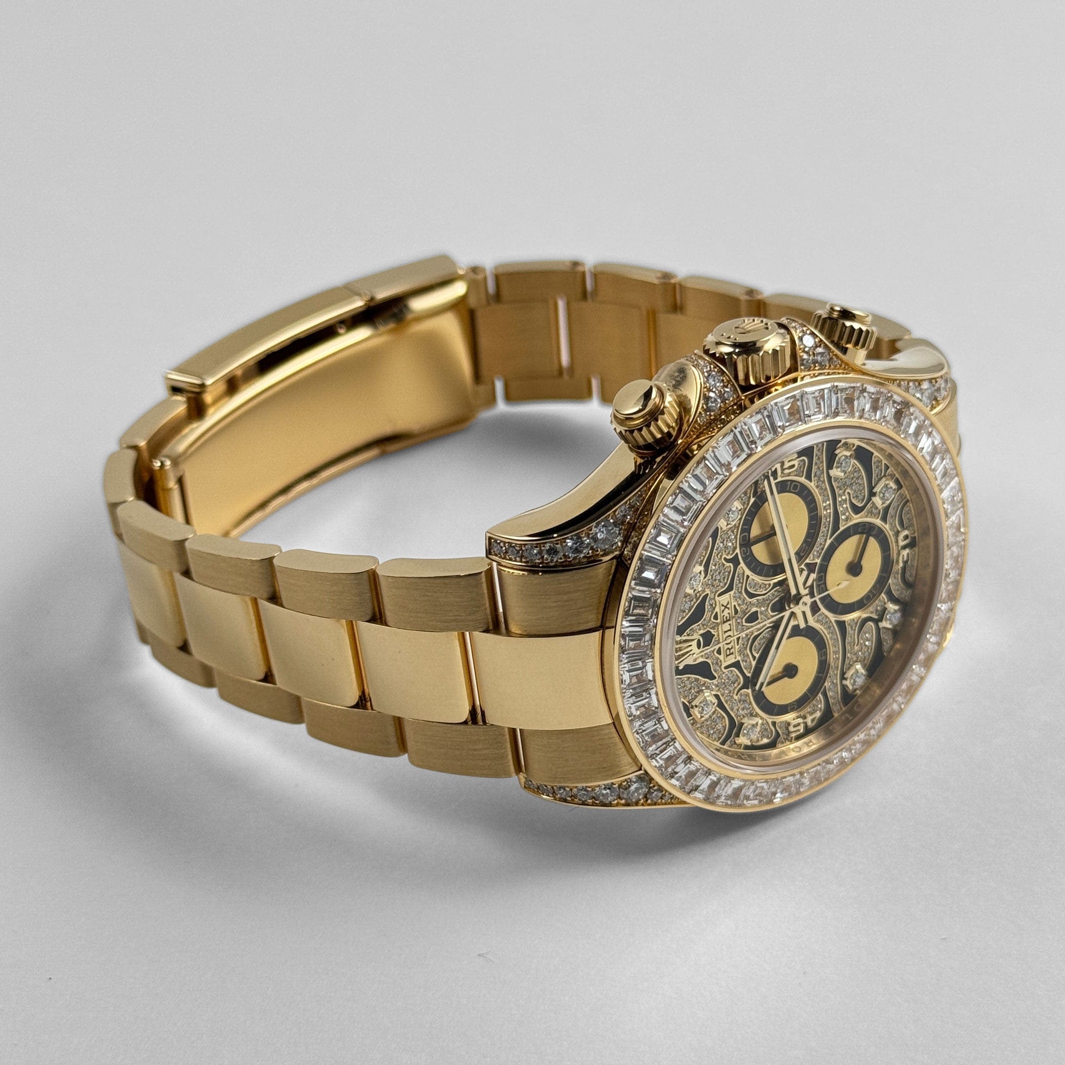 Daytona "Eye of the Tiger" Yellow Gold Diamond Tiger Pave Dial 40mm Product Image 3