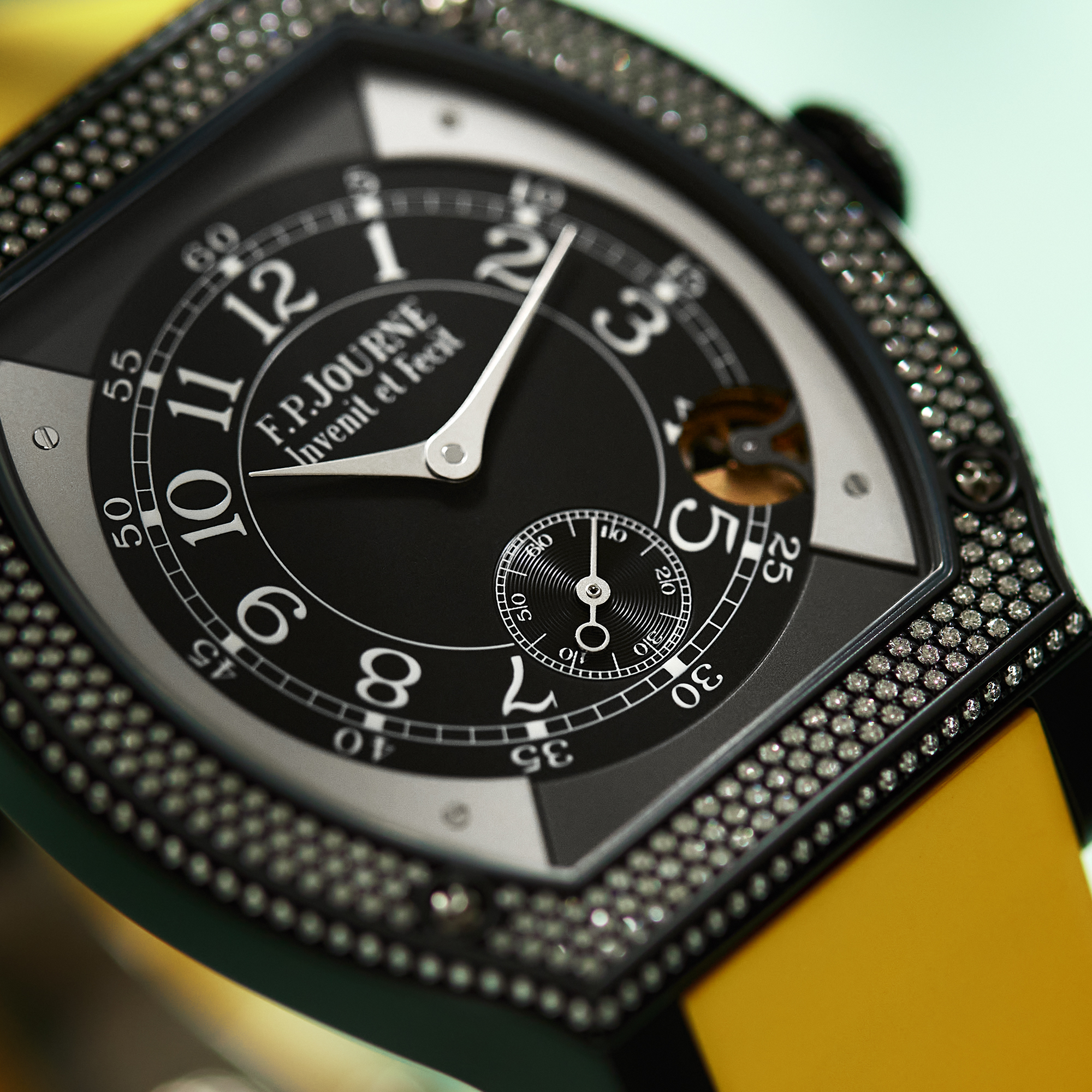 Élégante Titanium Diamond Black Dial 48mm Product Image