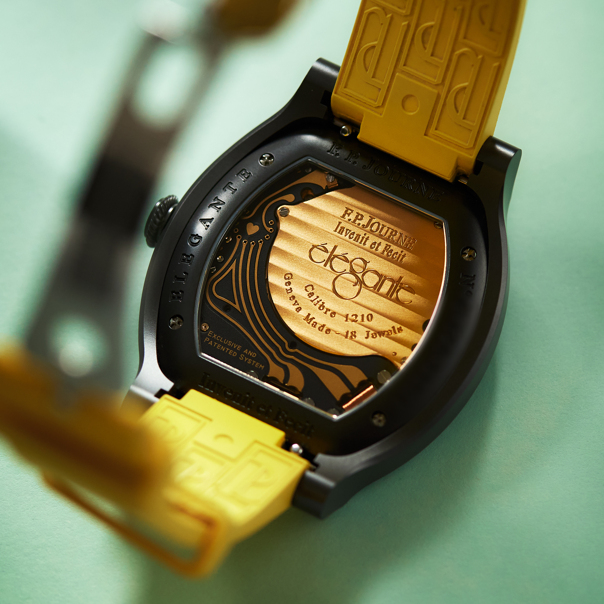 Élégante Titanium Diamond Black Dial 48mm Product Image