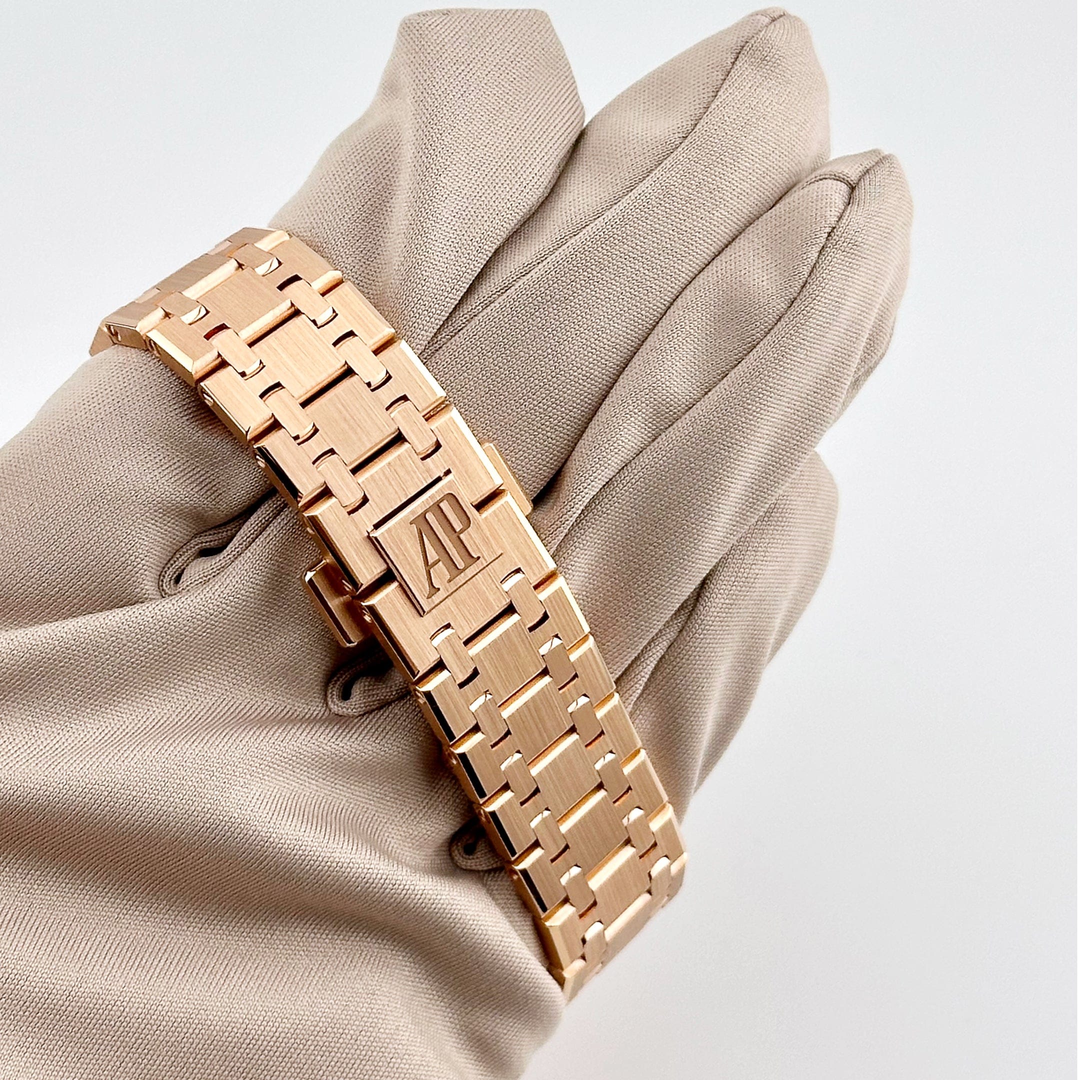 Royal Oak Chronograph Rose Gold Diamond Silver Dial 38mm Product Image 8