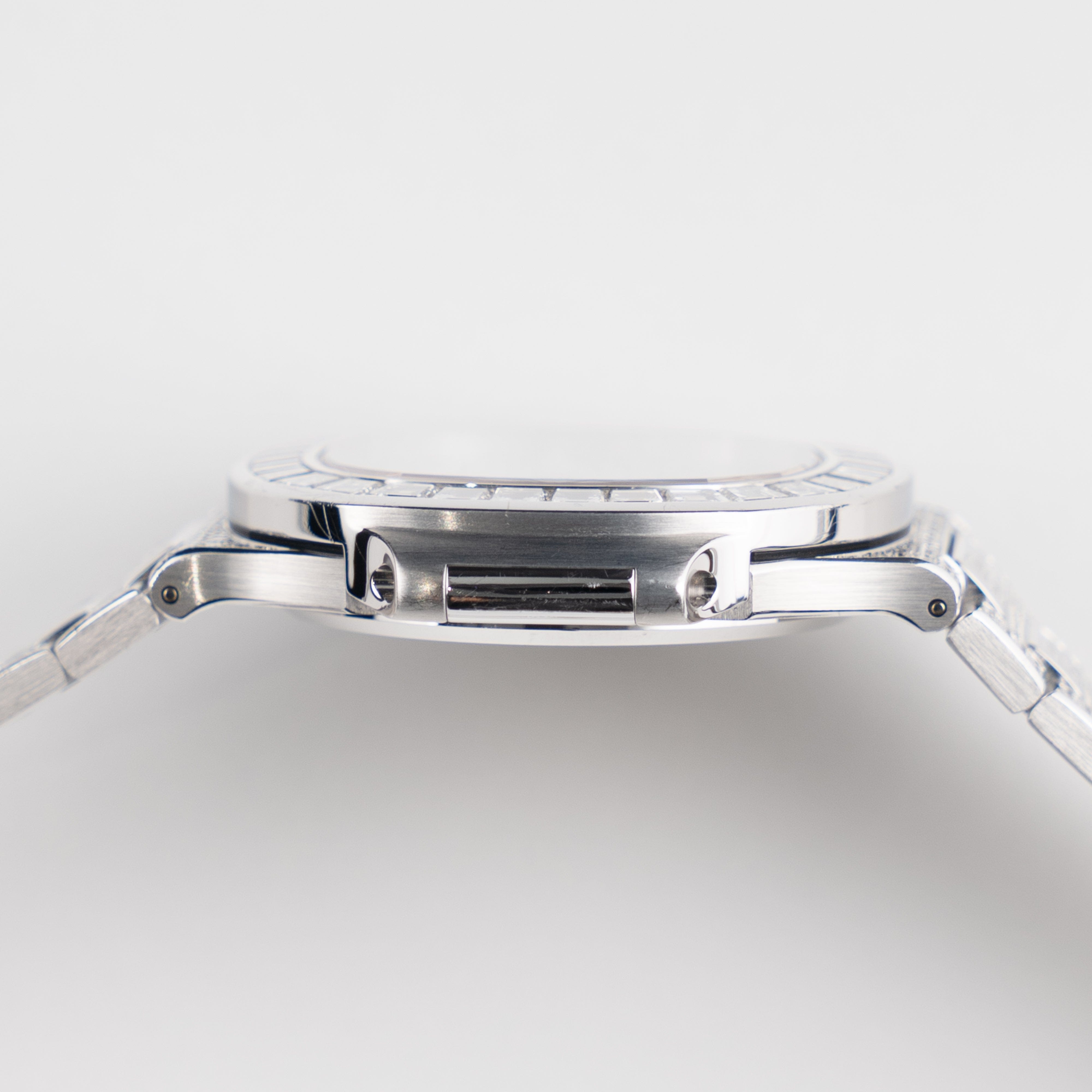 Nautilus White Gold Diamond Pave Dial 40mm Product Image 5