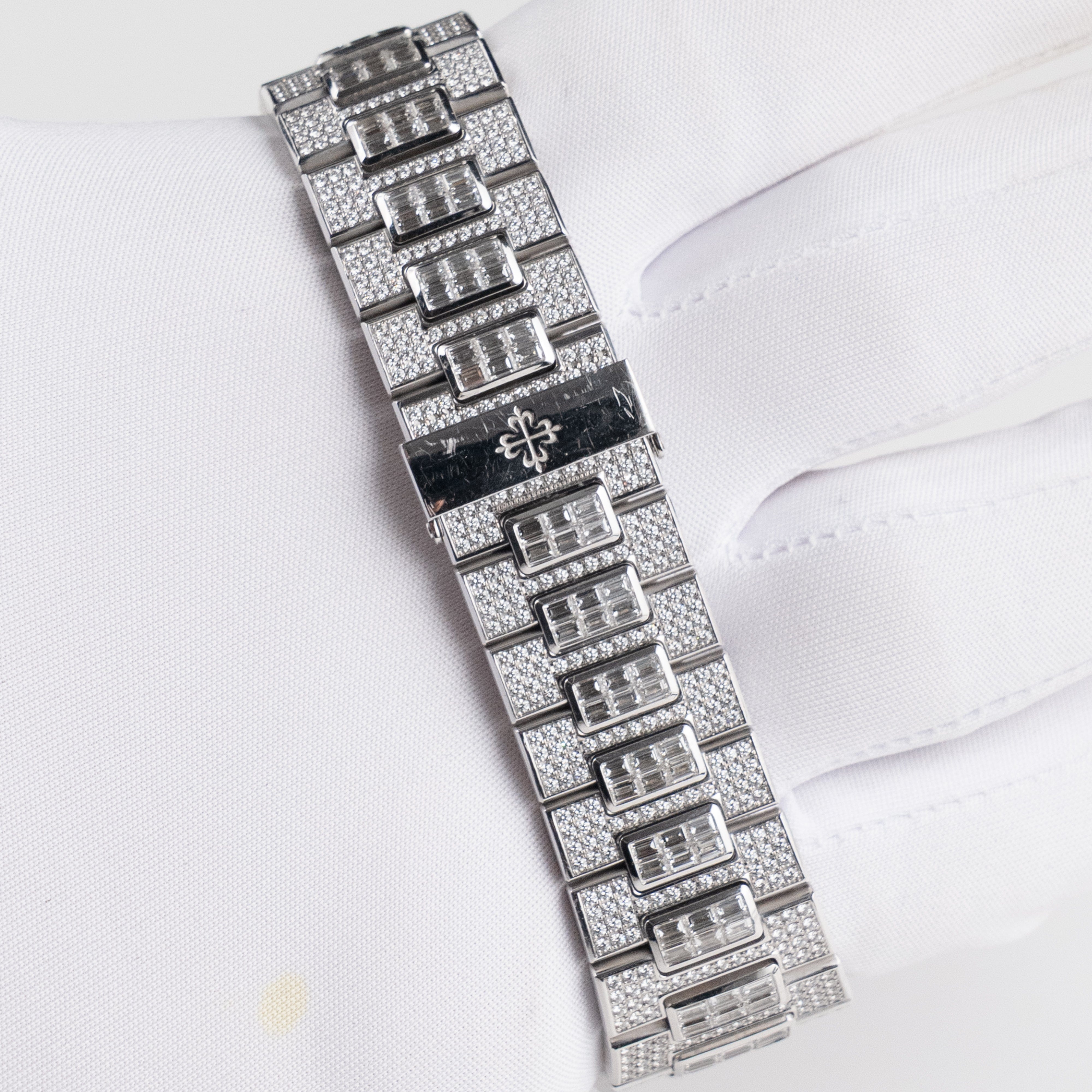 Nautilus White Gold Diamond Pave Dial 40mm Product Image 9