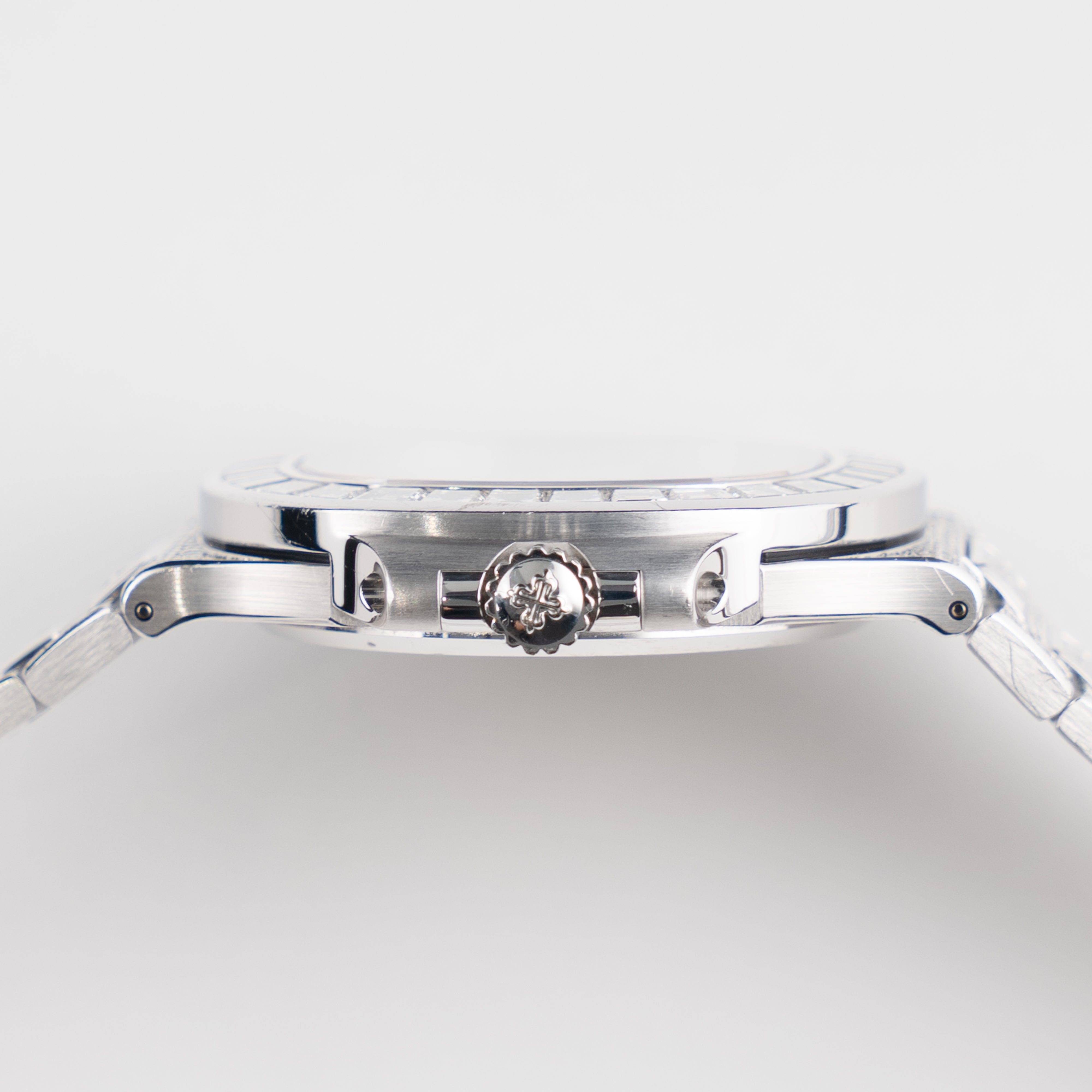 Nautilus White Gold Diamond Pave Dial 40mm Product Image 4