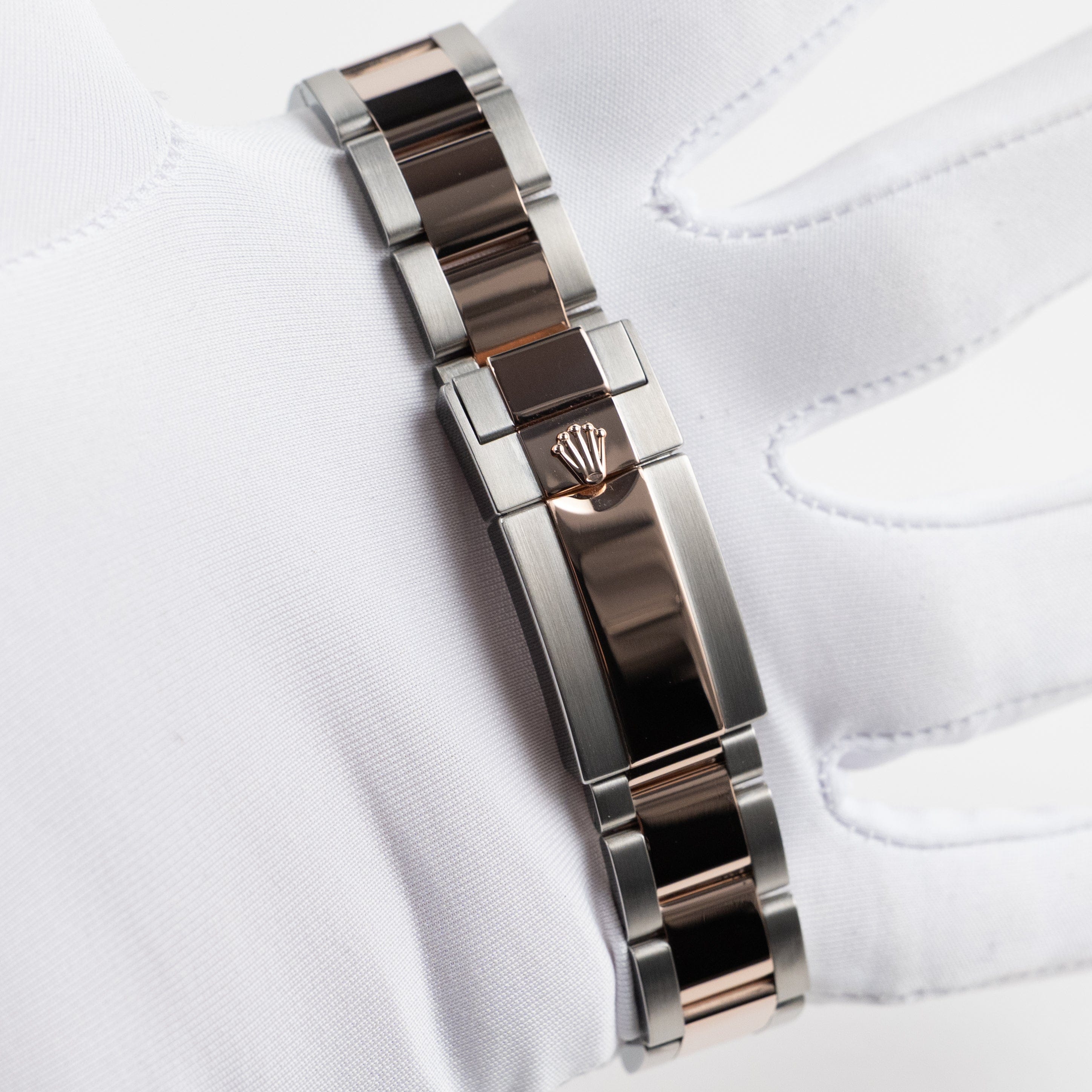 GMT-Master II "Rootbeer" Rose Gold & Steel Black Dial 40mm Product Image 9