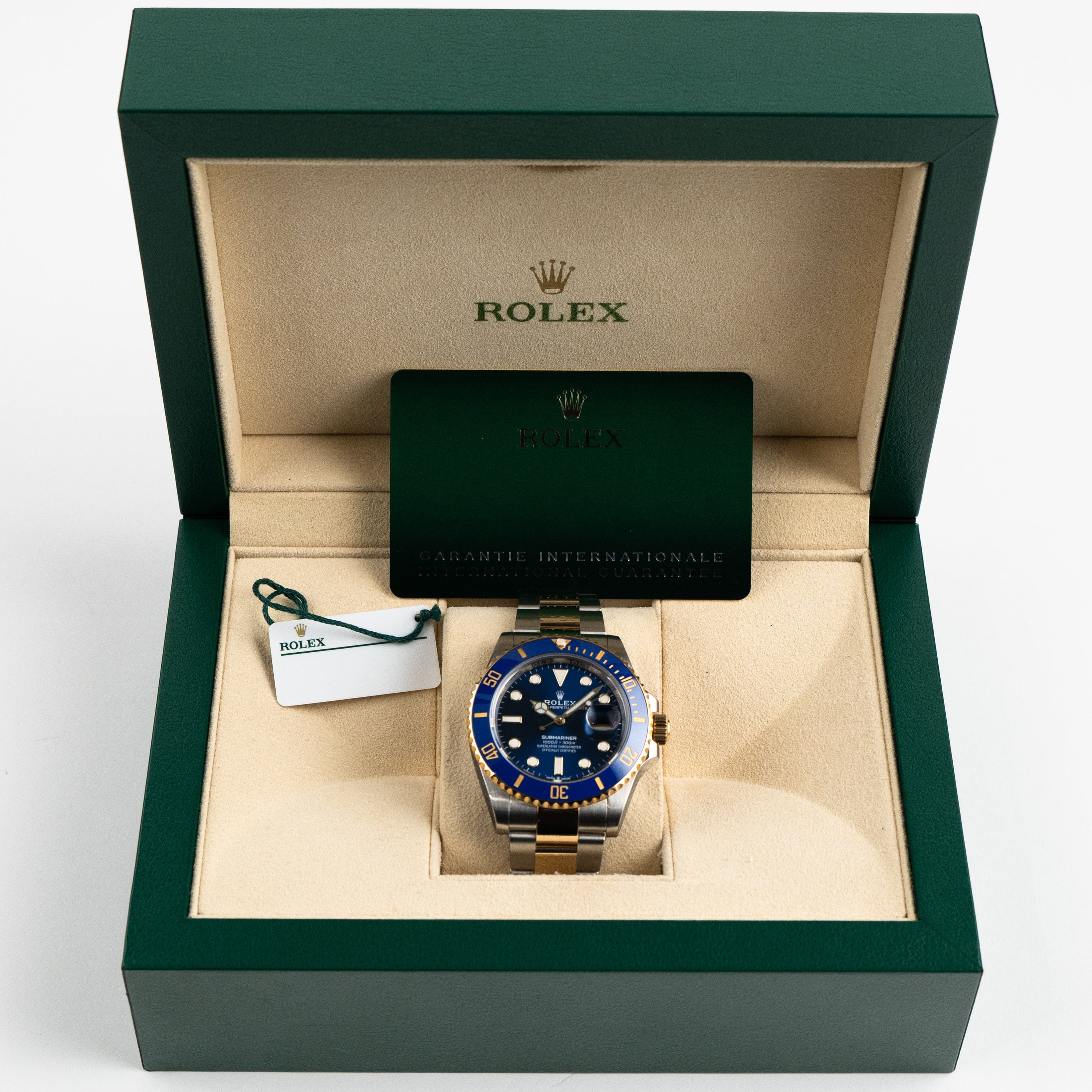 Submariner Date Yellow Gold & Steel Blue Dial 41mm Product Image 10