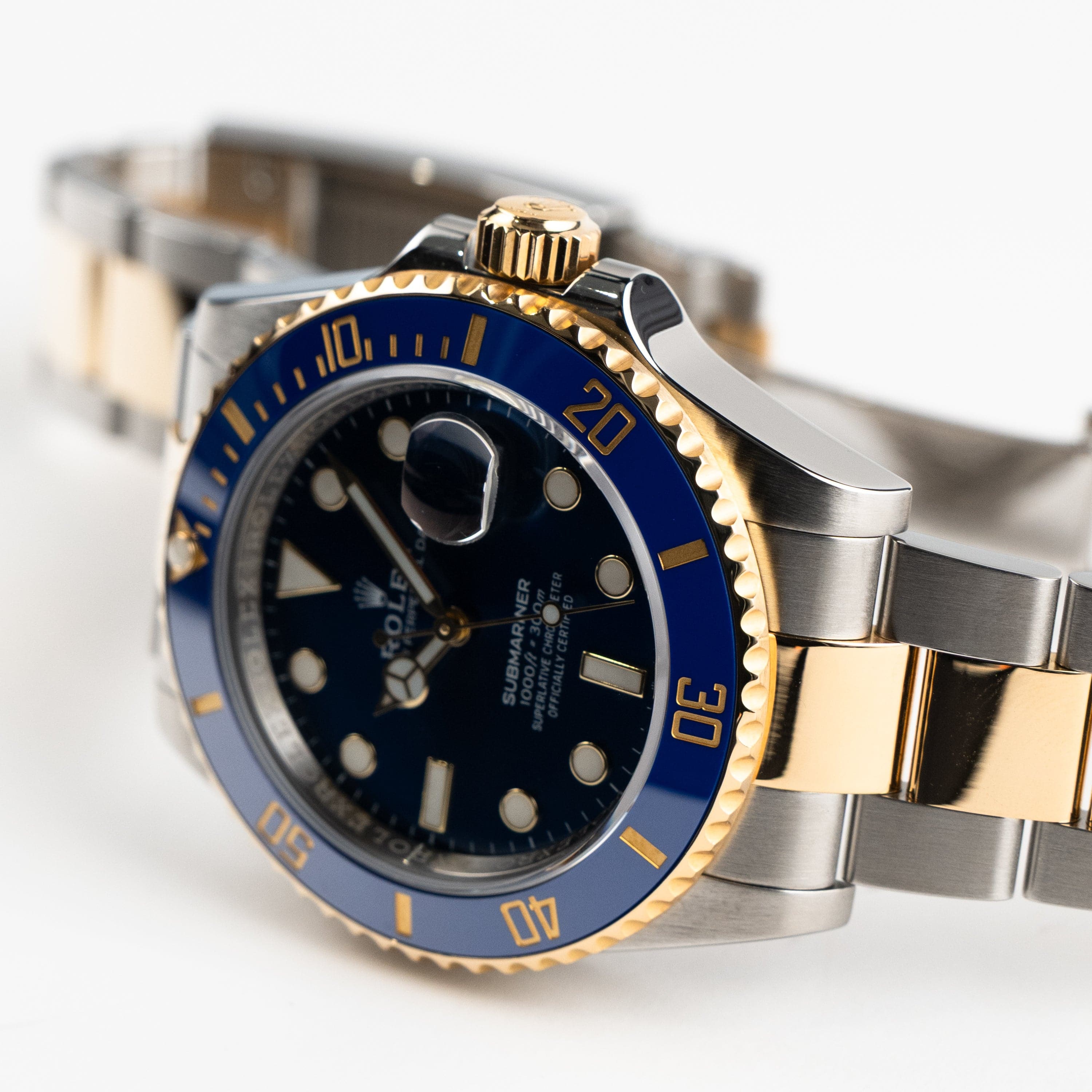 Submariner Date Yellow Gold & Steel Blue Dial 41mm Product Image 2