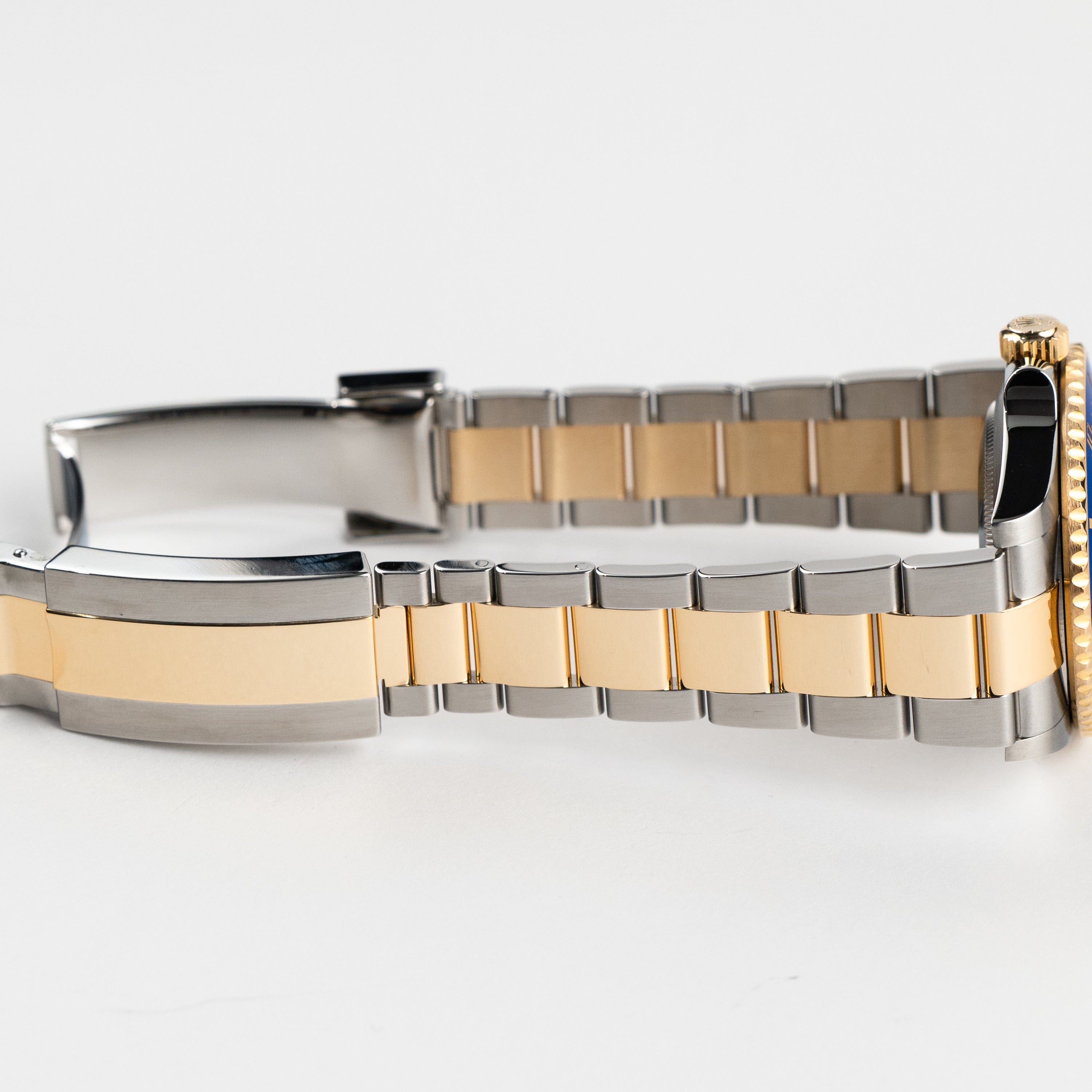 Submariner Date Yellow Gold & Steel Blue Dial 41mm Product Image 6